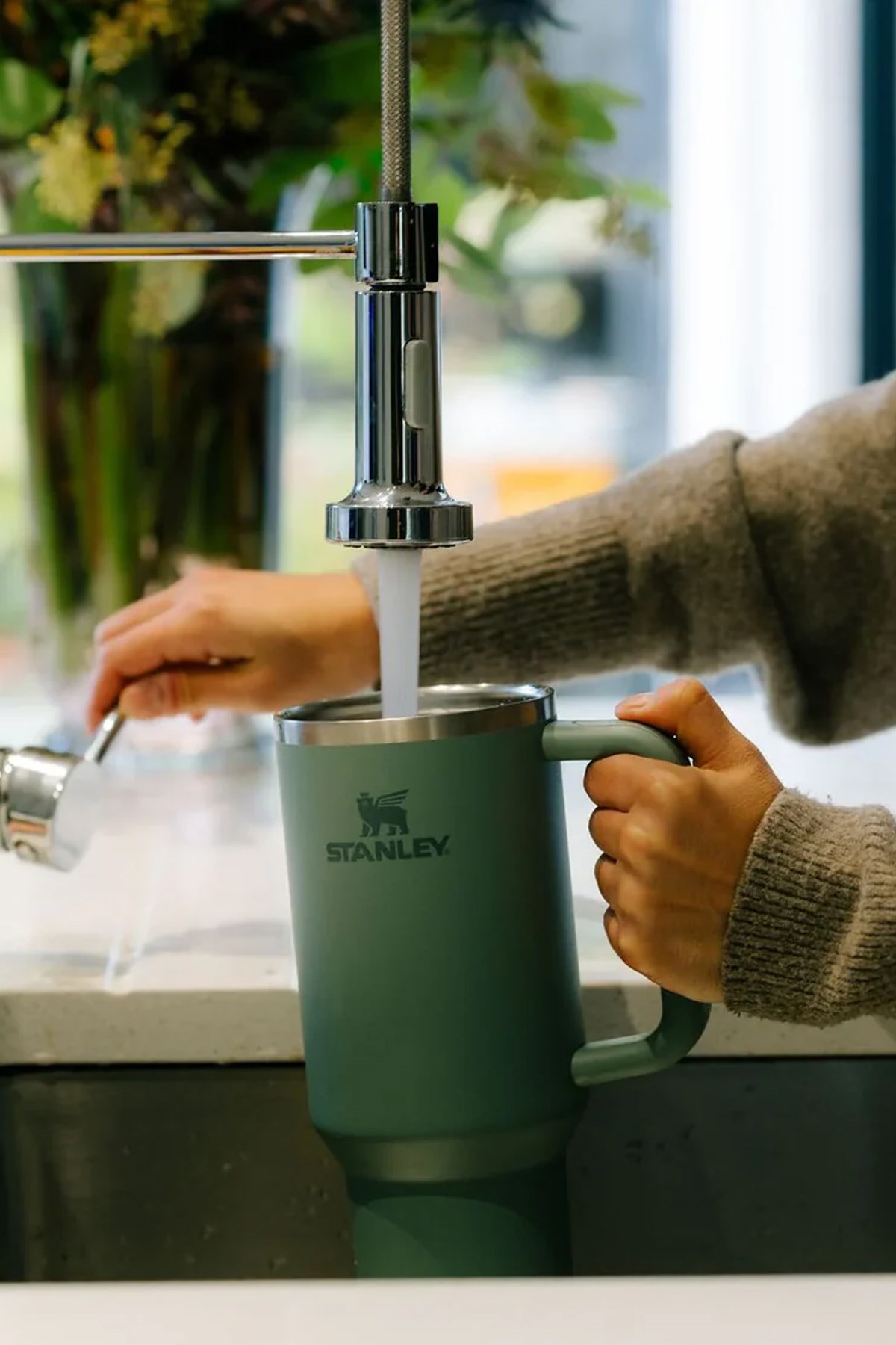 Stanley Quencher Pipetli Termos 1,18 L 10-10824-400 Yeşil