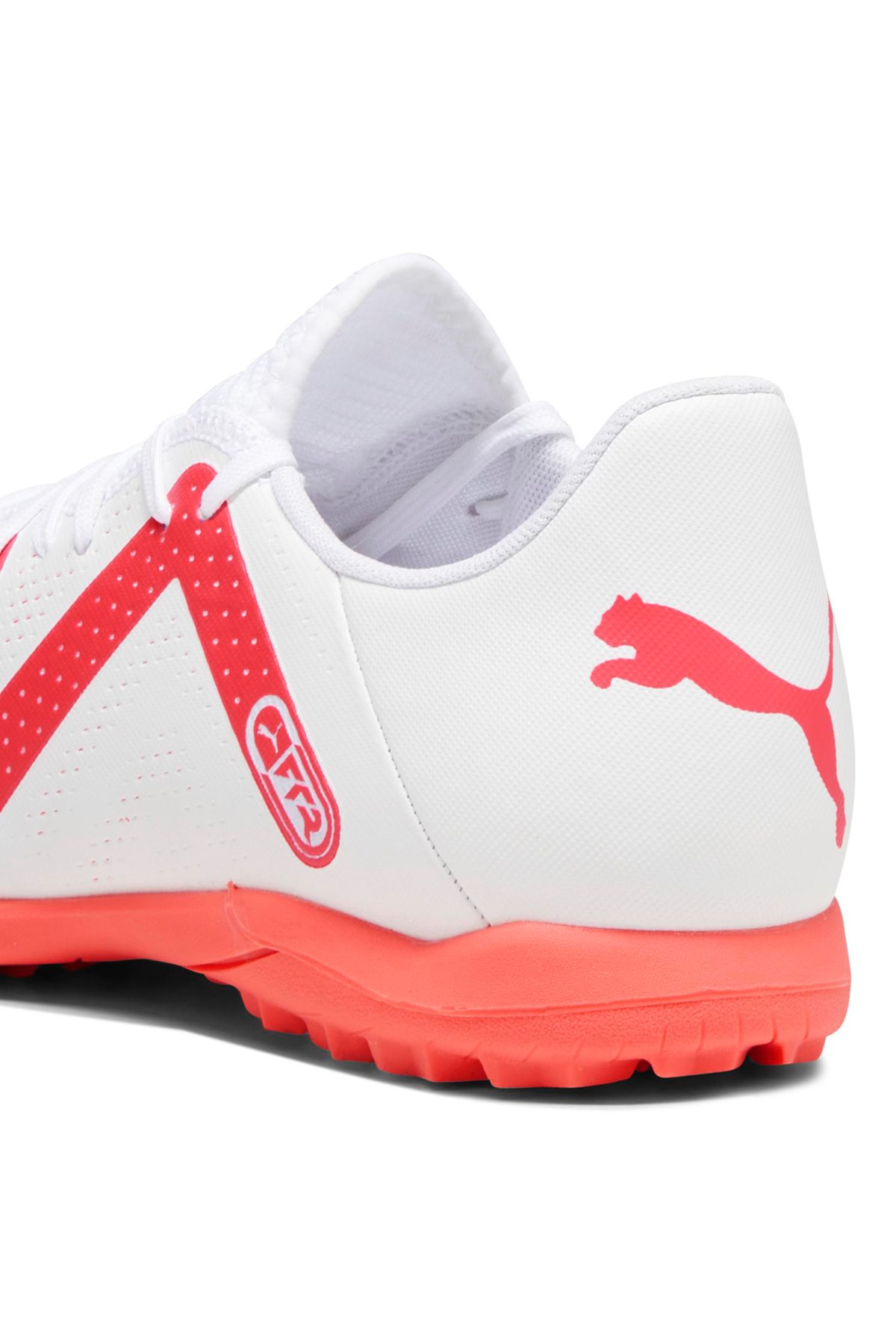 Puma Future Play TT Halı Saha Ayakkabı 10738101 Beyaz