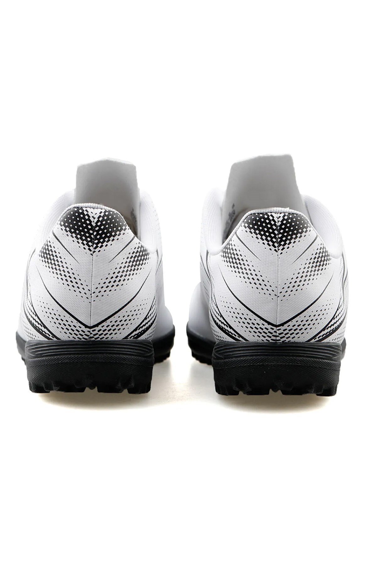 Puma Attacanto Tt Halısaha Ayakkabı 10747805 Beyaz