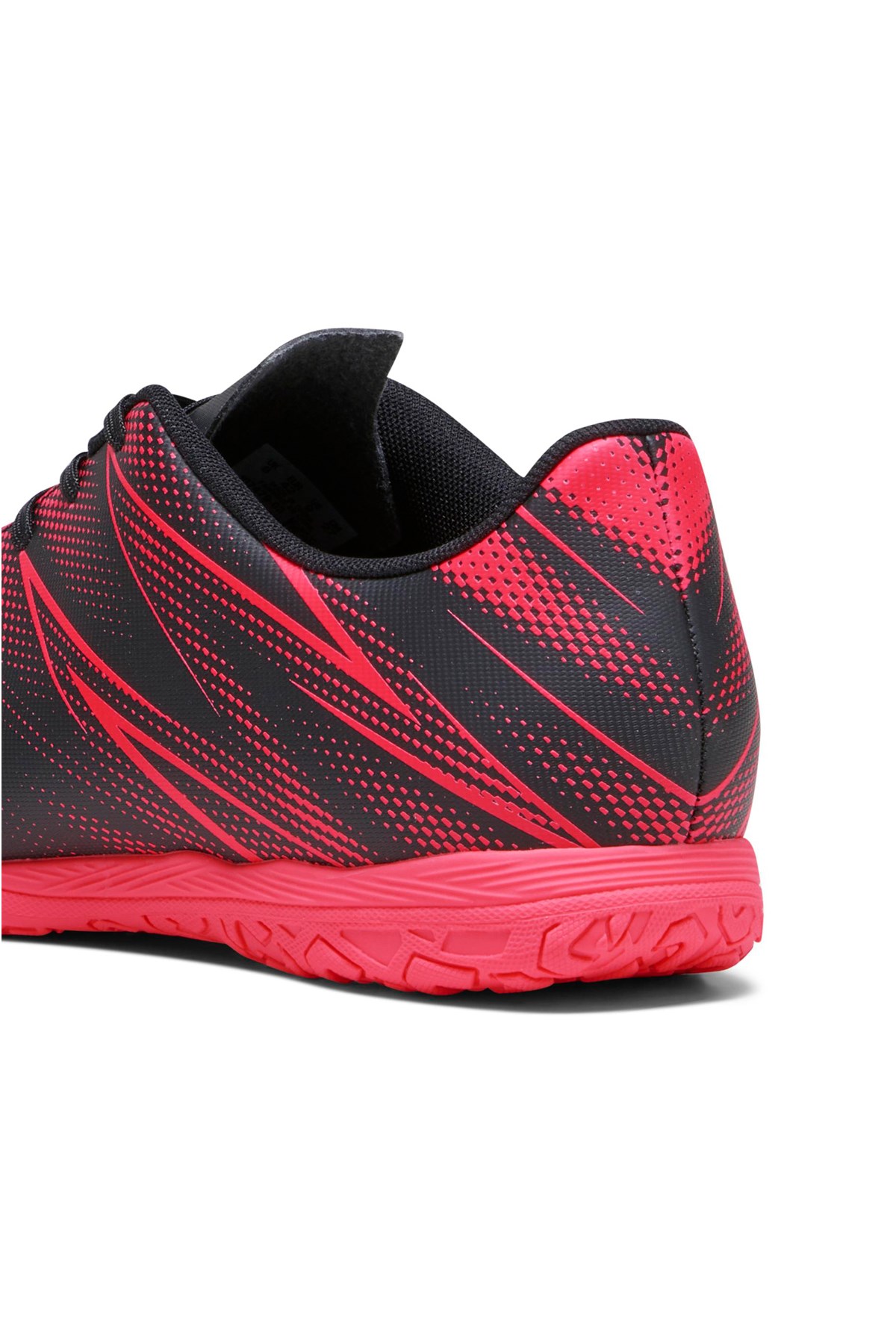 Puma Attacano IT Futsal Salon Ayakkabı 10747903 Siyah