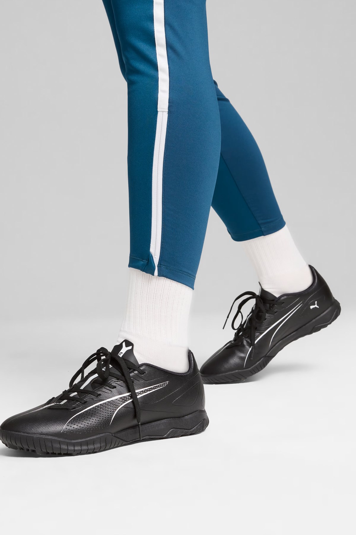 Puma Ultra 5 Play TT Erkek Halı Saha Ayakkabısı 10790502 Siyah