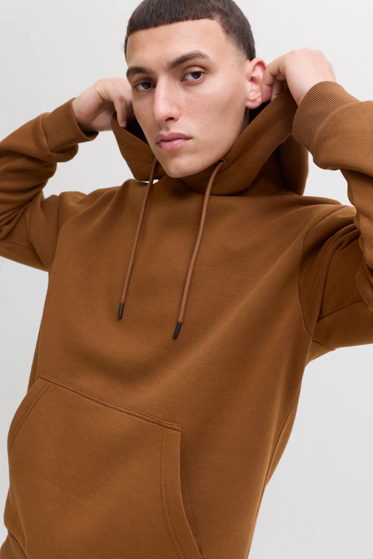 Jack & Jones Erkek Jjebradley Sweatshirt 12249340 Kahverengi