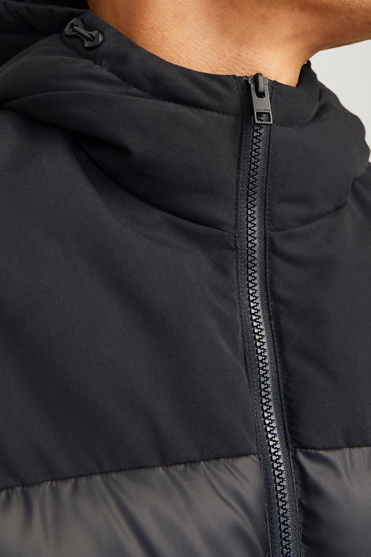 Jack & Jones Moon Hood Puffer Erkek Mont 12256882 Siyah