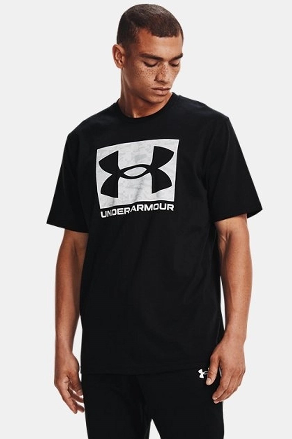 Under Armour Ua Abc Camo Boxed Logo Erkek Tişört 1361673-001 Siyah