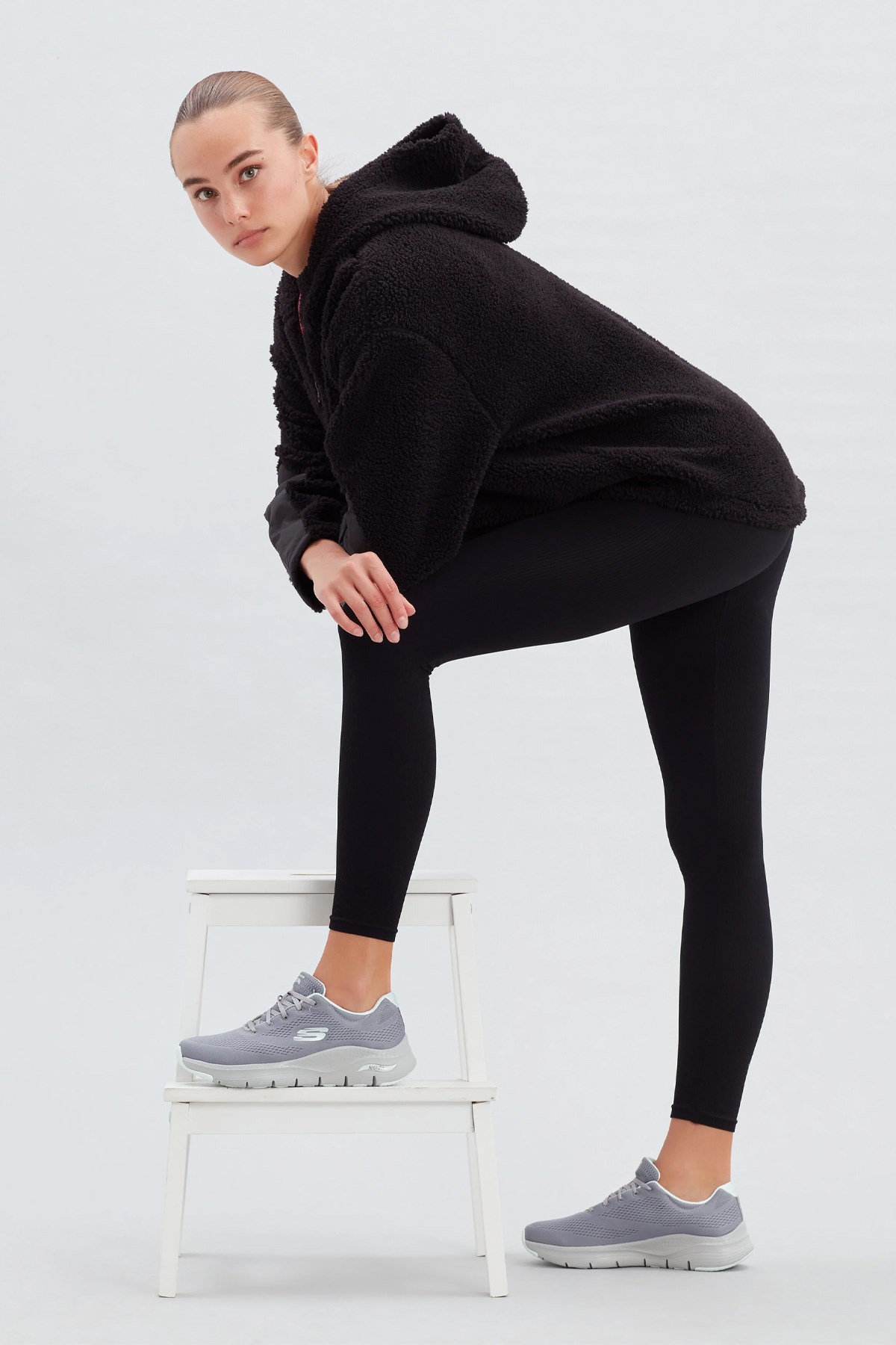 Skechers Arch Fit Kadın Spor Ayakkabı 149057TK GYMN Gri