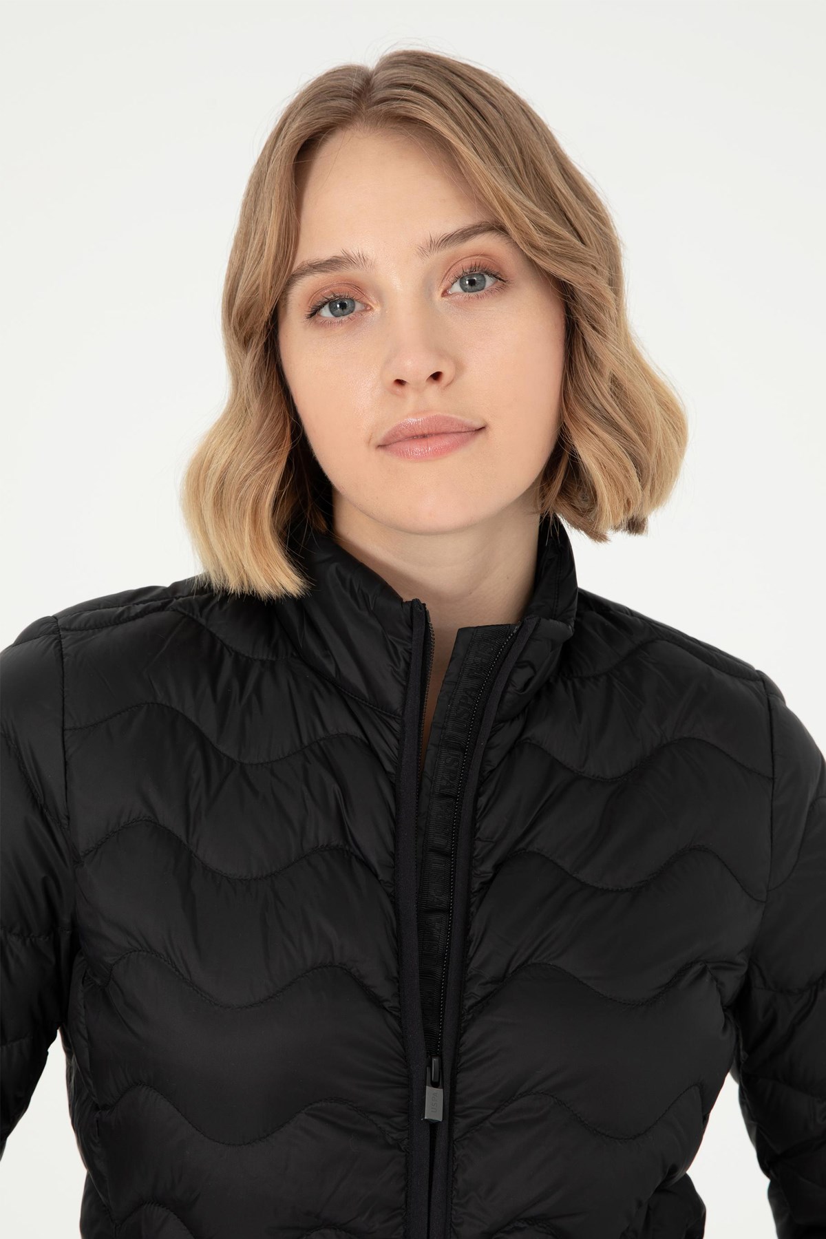U.S. Polo Assn. Kadın Mont 50289553-VR046 Siyah