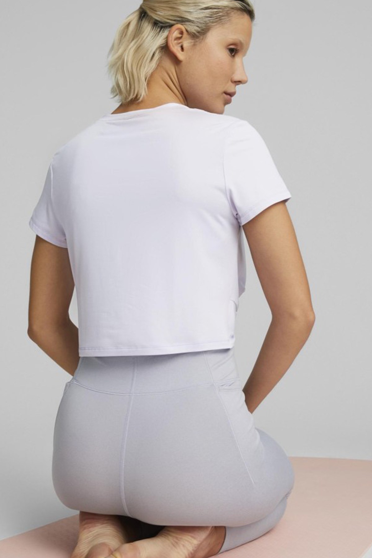 Puma Studio Yogini Lite Twist Kadın Tişört 52316468 Beyaz