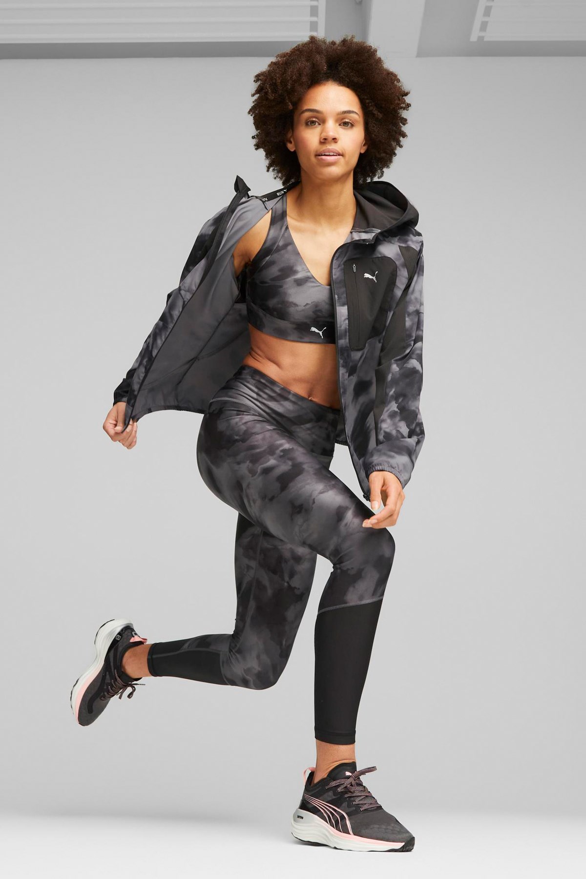 Puma Run Ultraweave Kadın Sweatshirt 52405401 Siyah