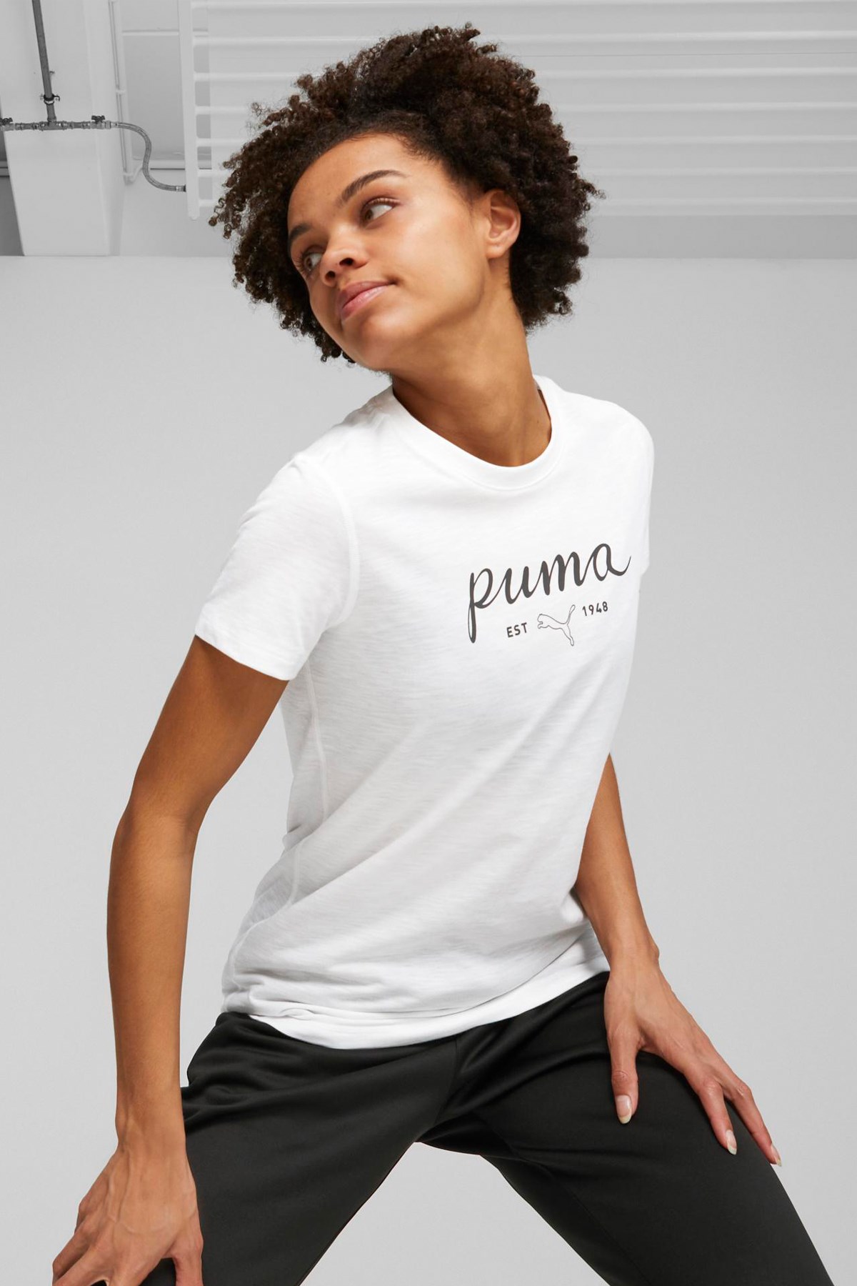 Puma Graphic Kadın Tişört 52421002 Beyaz