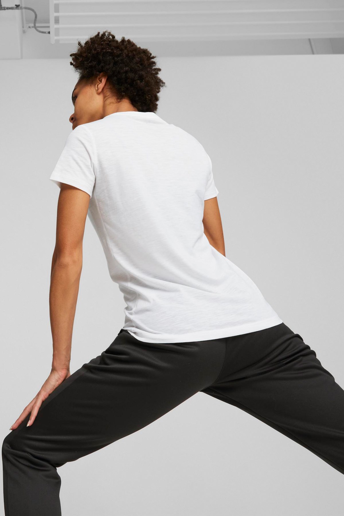Puma Graphic Kadın Tişört 52421002 Beyaz