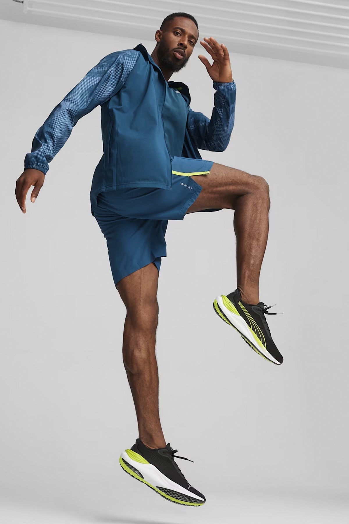 Puma Run Fav Aop Woven Erkek Sweatshirt 52422121 Mavi