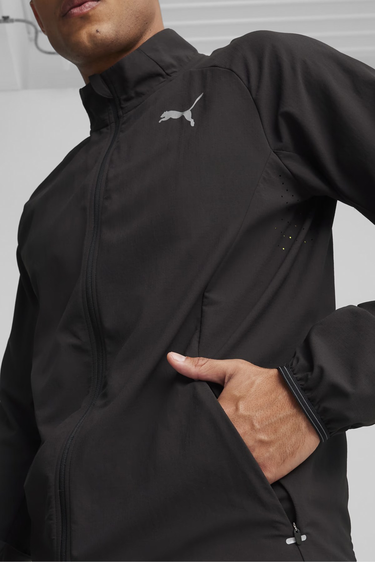 Puma Run Elite Ultrweave Erkek Sweatshirt 52498401 Siyah