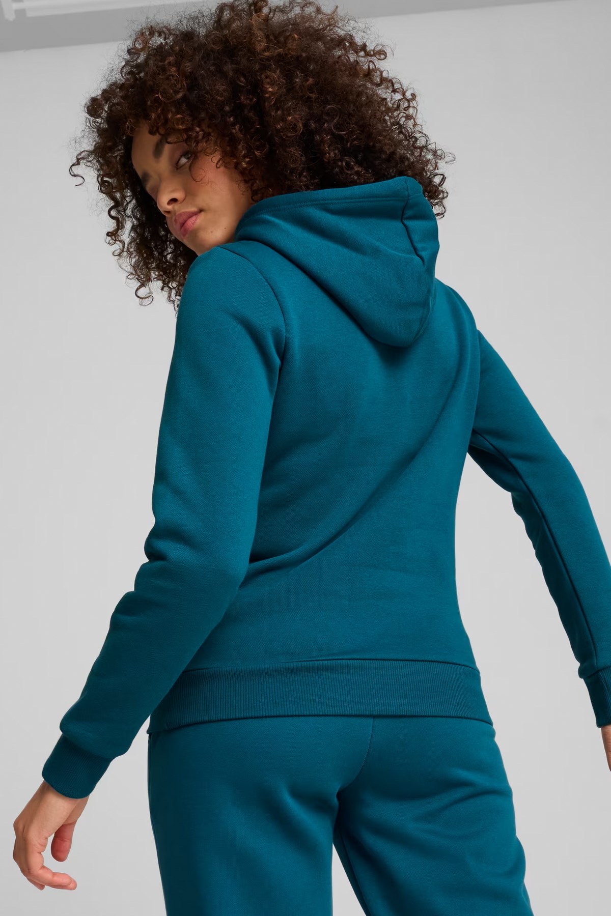Puma Ess Logo Fl Kadın Sweatshirt 58678977 Yeşil