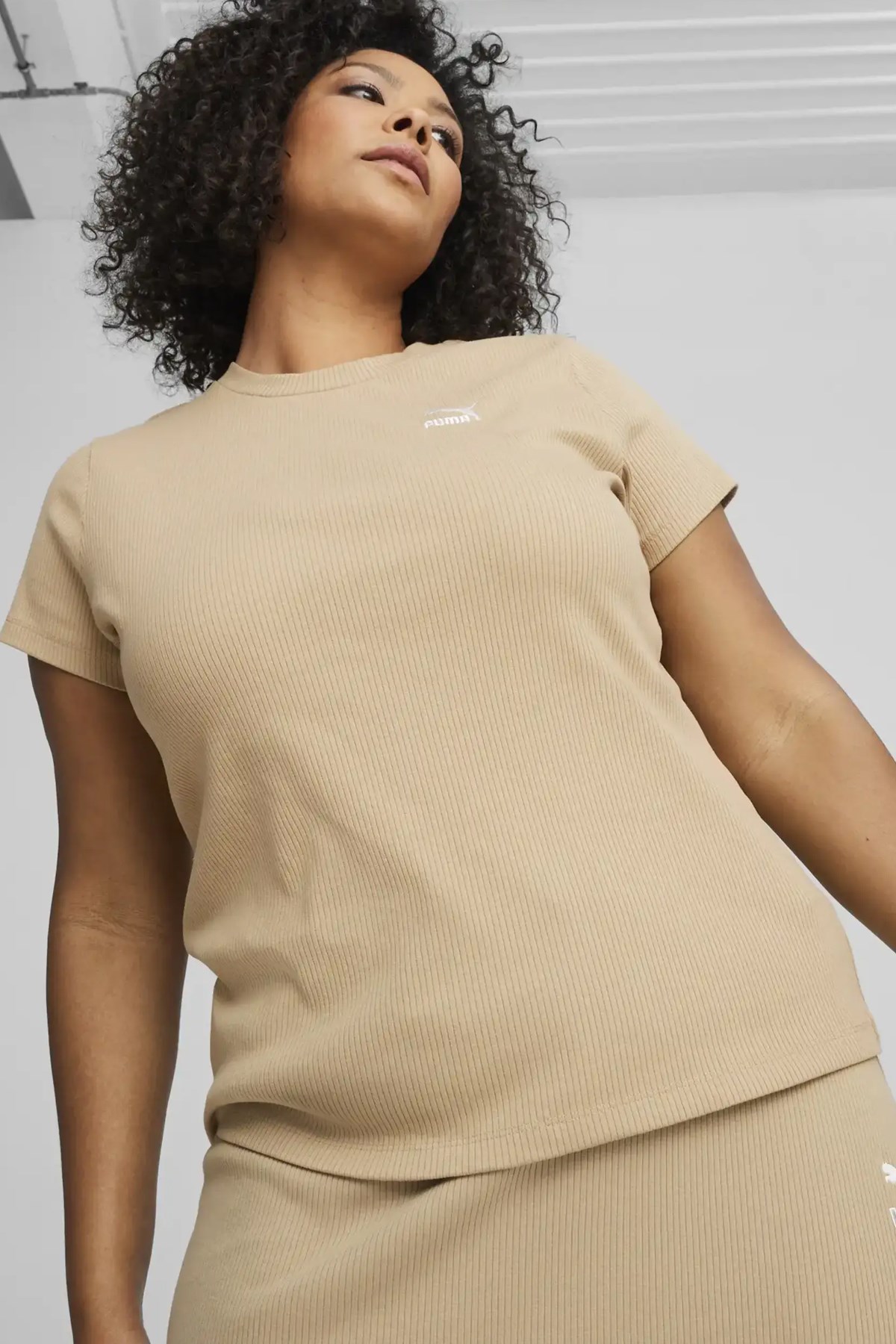 Puma Classıcs Ribbed Slim Kadın Tişört  62426483 Bej