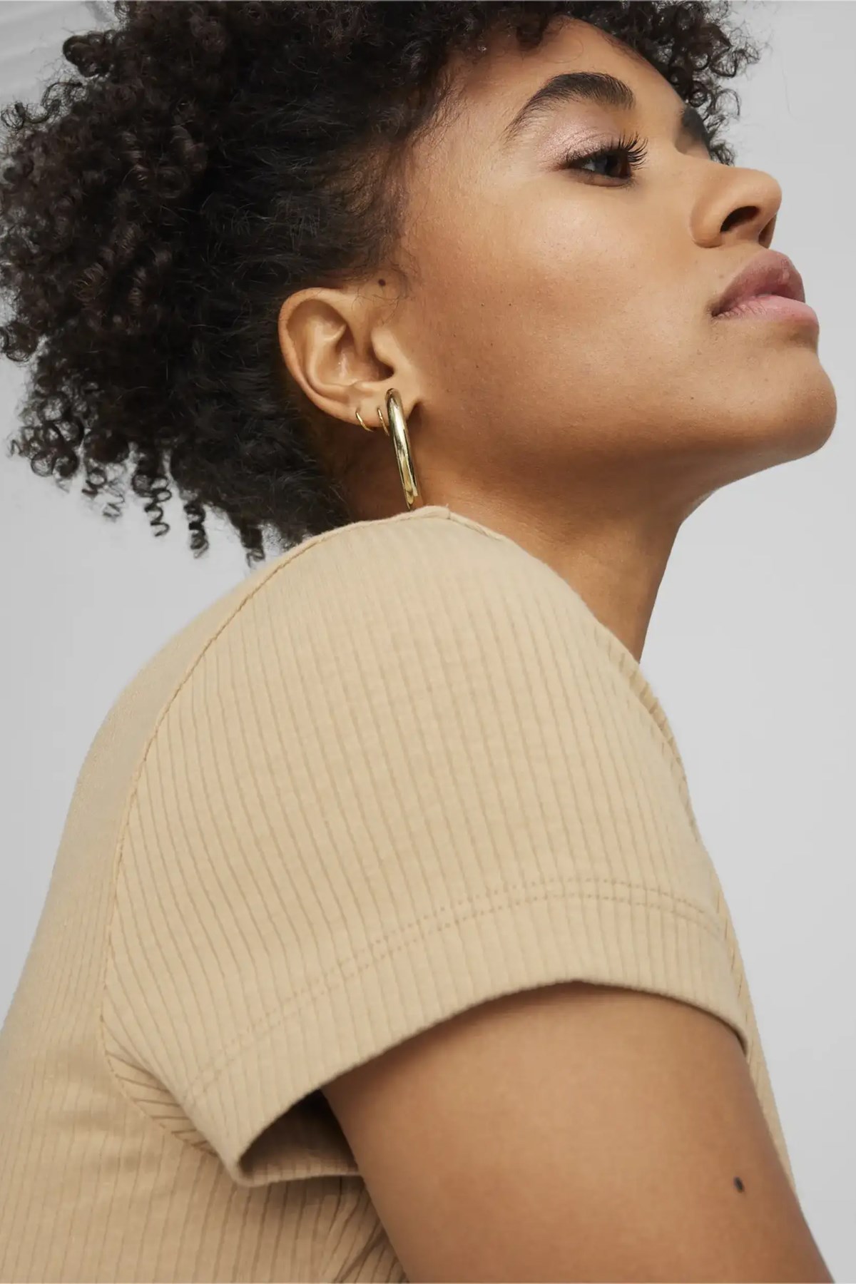 Puma Classıcs Ribbed Slim Kadın Tişört  62426483 Bej