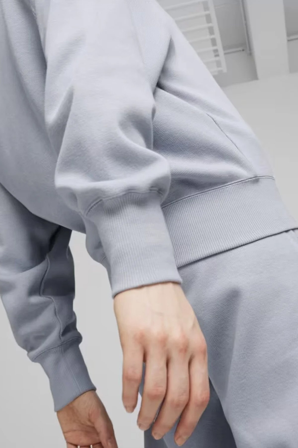 Puma Classıcs+ Relaxed Crew Erkek Sweat 62428963 Gri