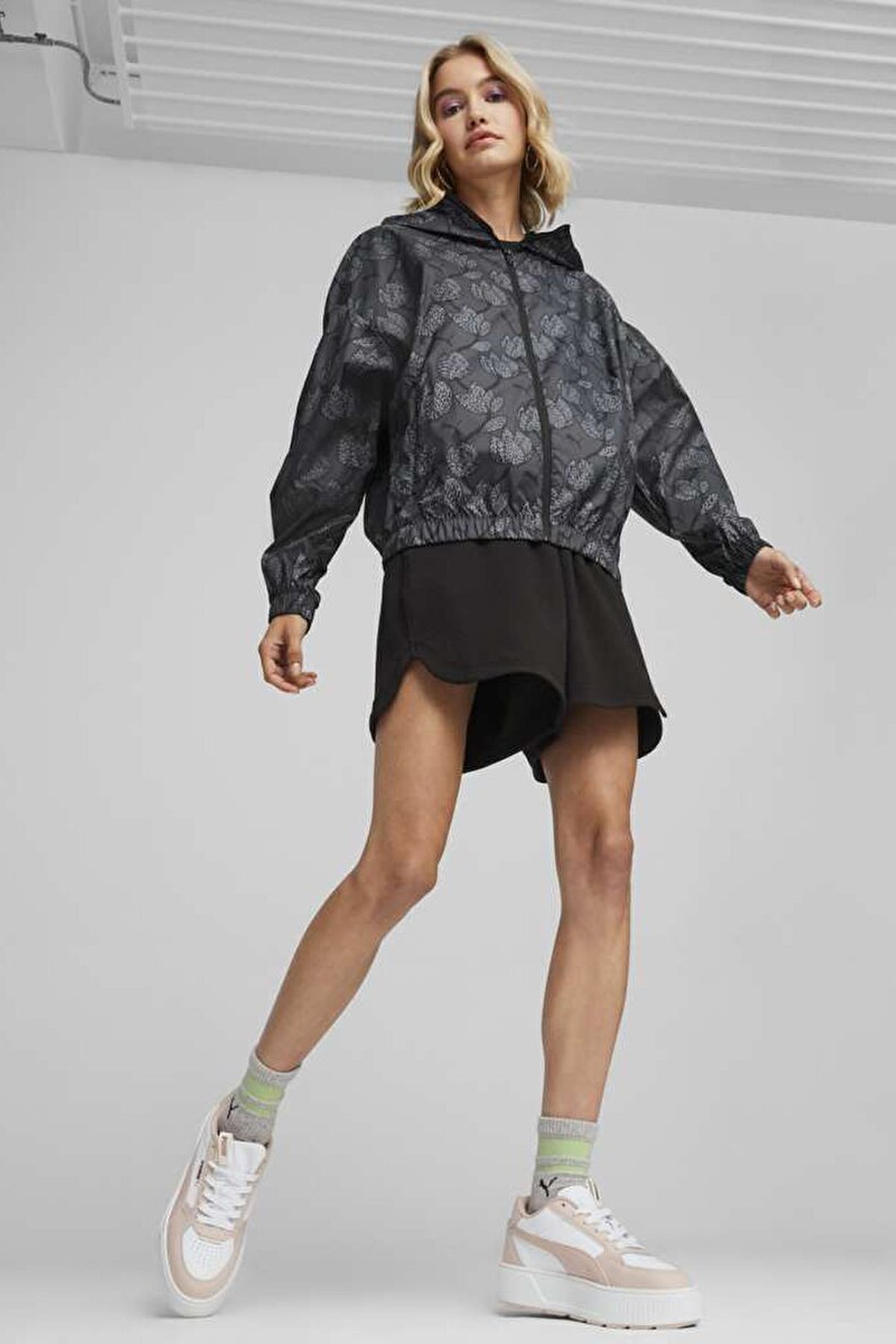 Puma Blossom Aop Kadın Rüzgarlık 62497601 Siyah