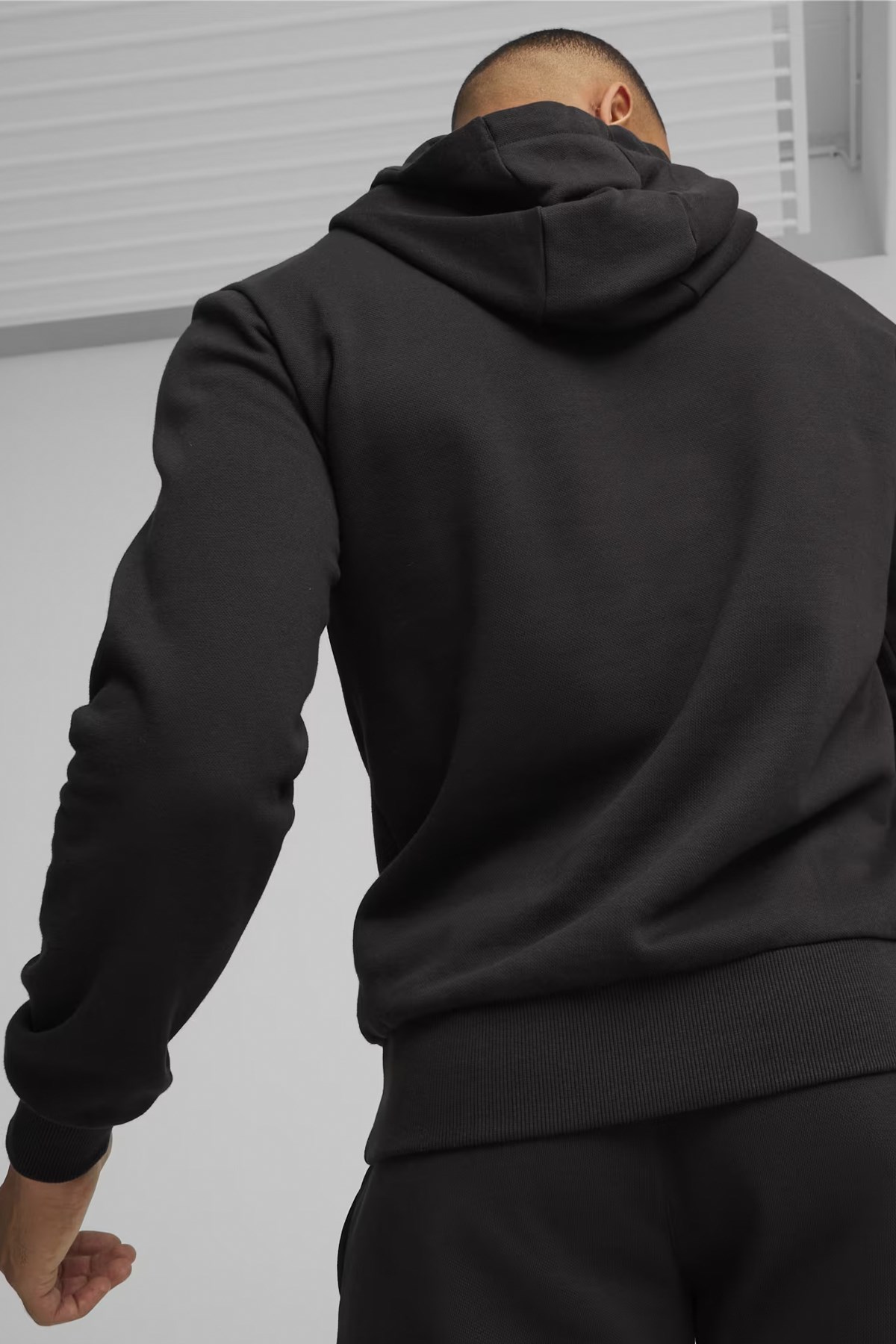 Puma Posterize 2.0 Erkek Sweatshirt 62524801 Siyah