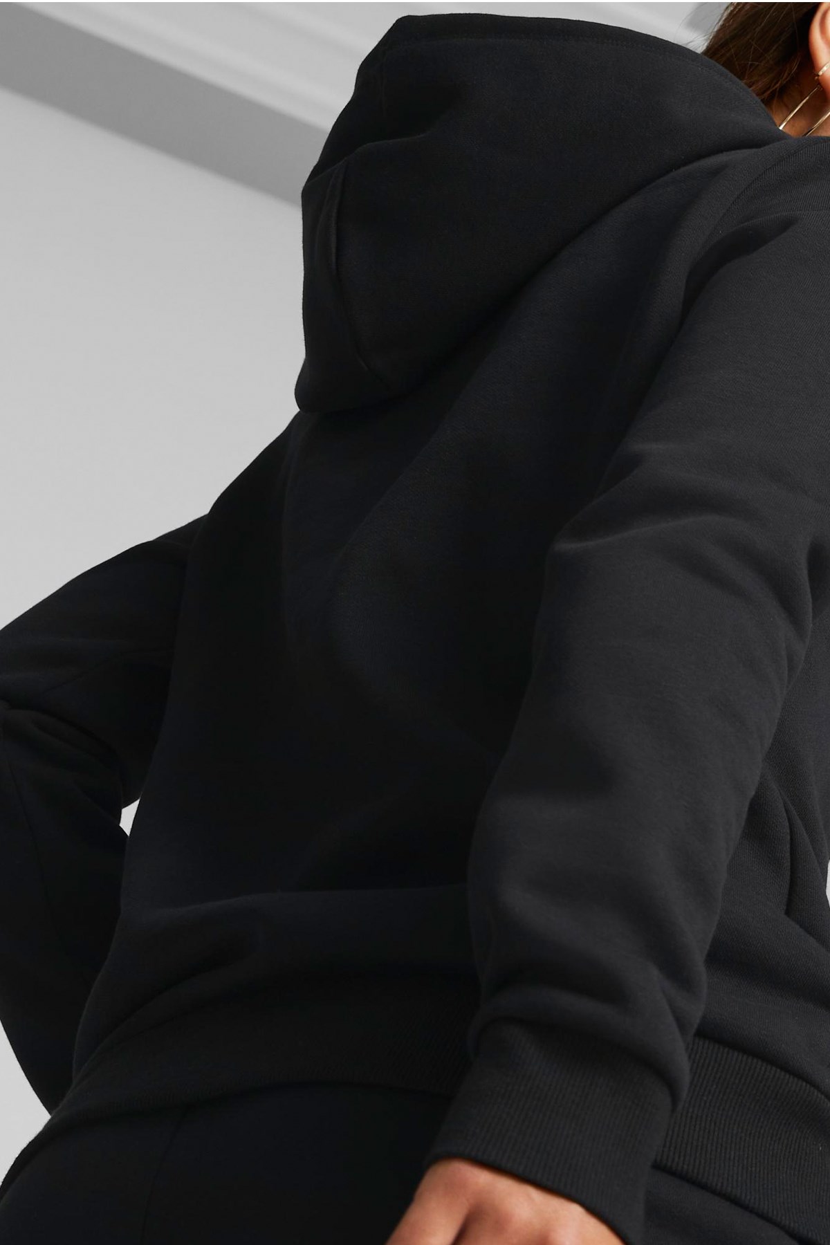 Puma Ess+ Embroidery Kadın Sweatshirt 67000401 Siyah