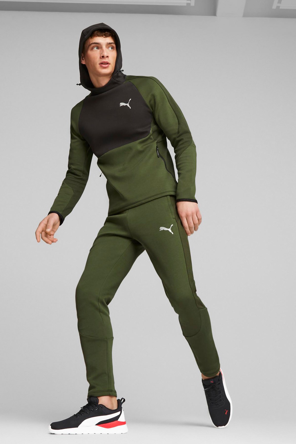Puma Evostripe Erkek Sweatshirt 67592931 Haki