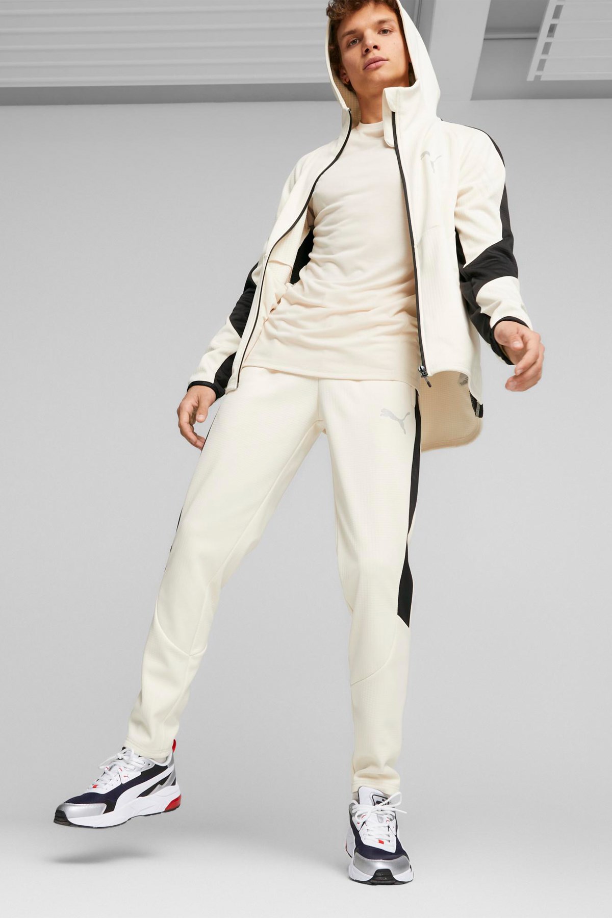 Puma Evostrıpe Warm Full-Zip Erkek Sweatshirt 67593487 Beyaz