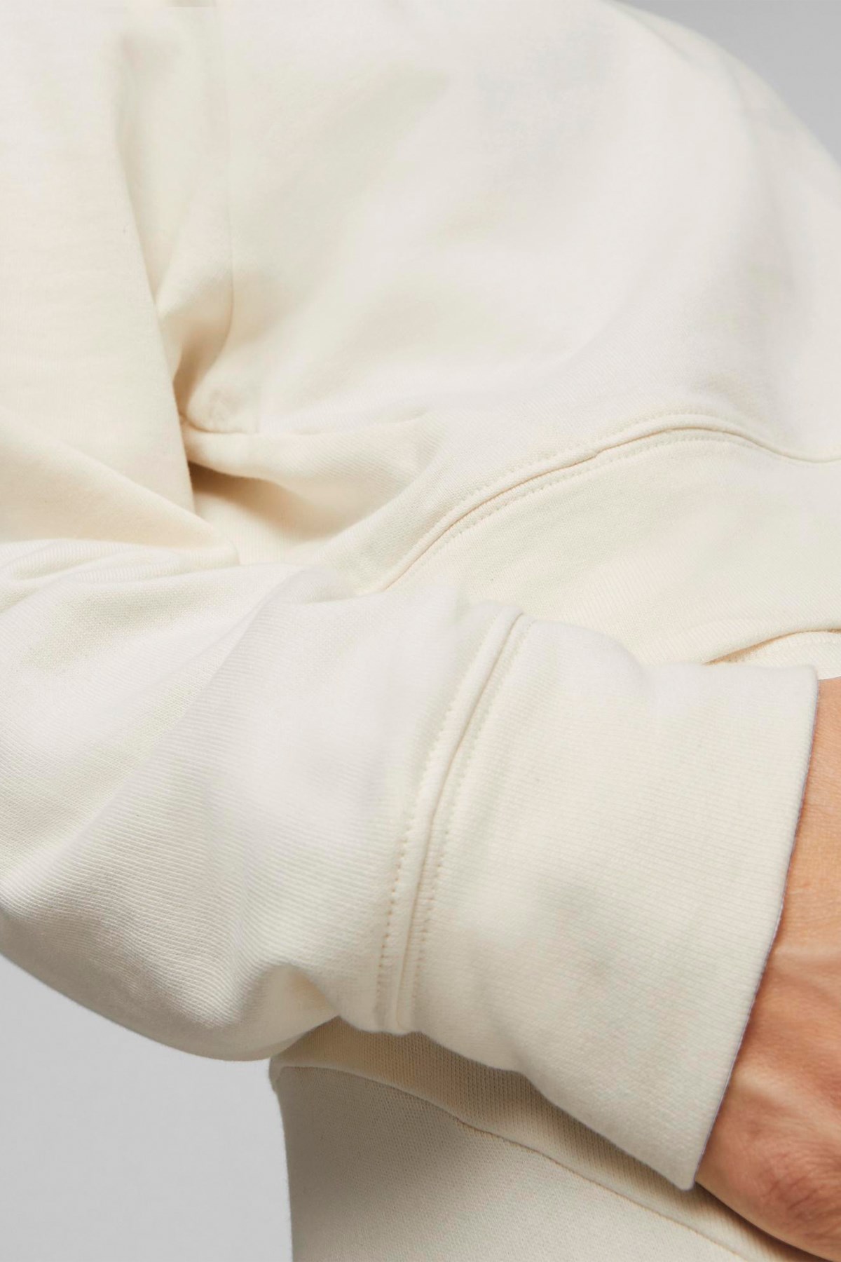 Puma Better Kadın Sweatshirt 67606799 Beyaz