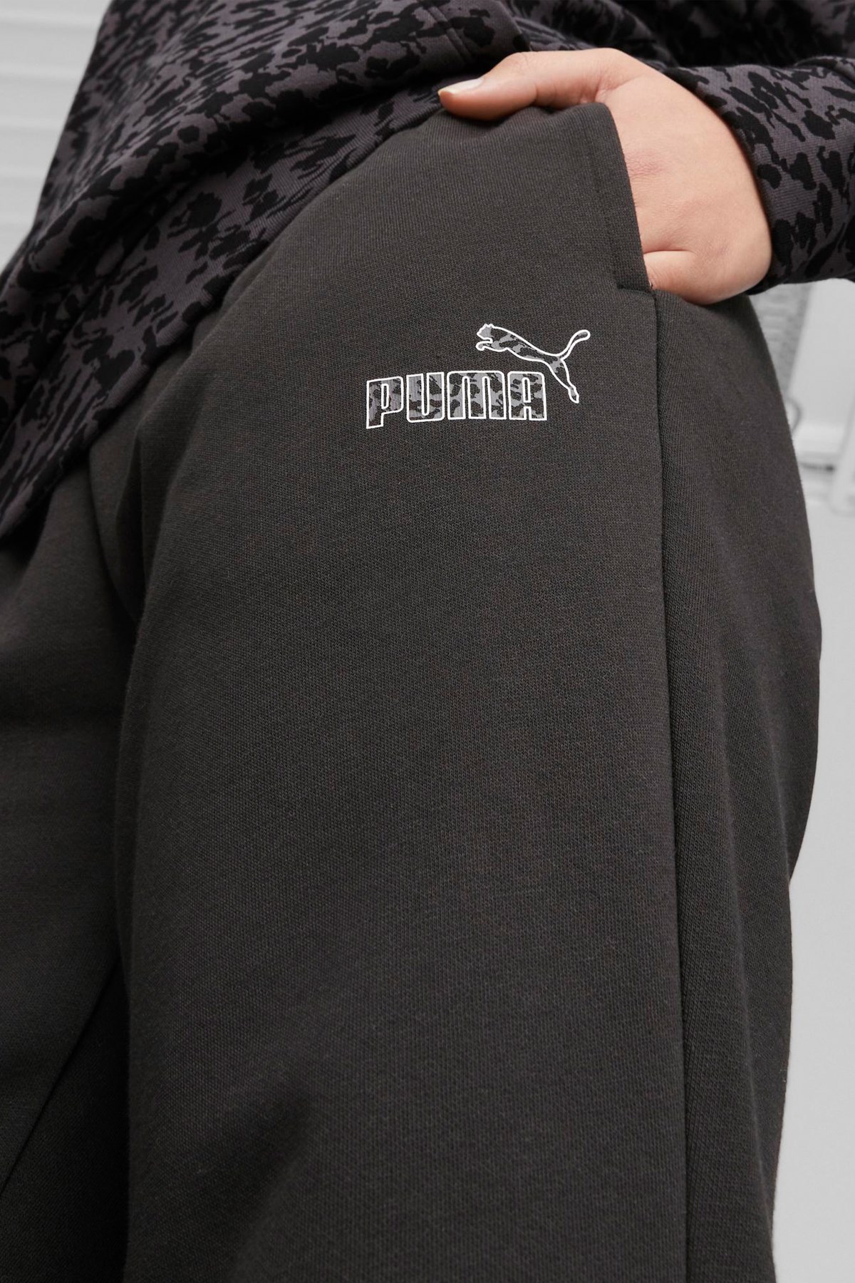 Puma Ess+ Animal Kadın Eşofman Altı 67609401 Siyah