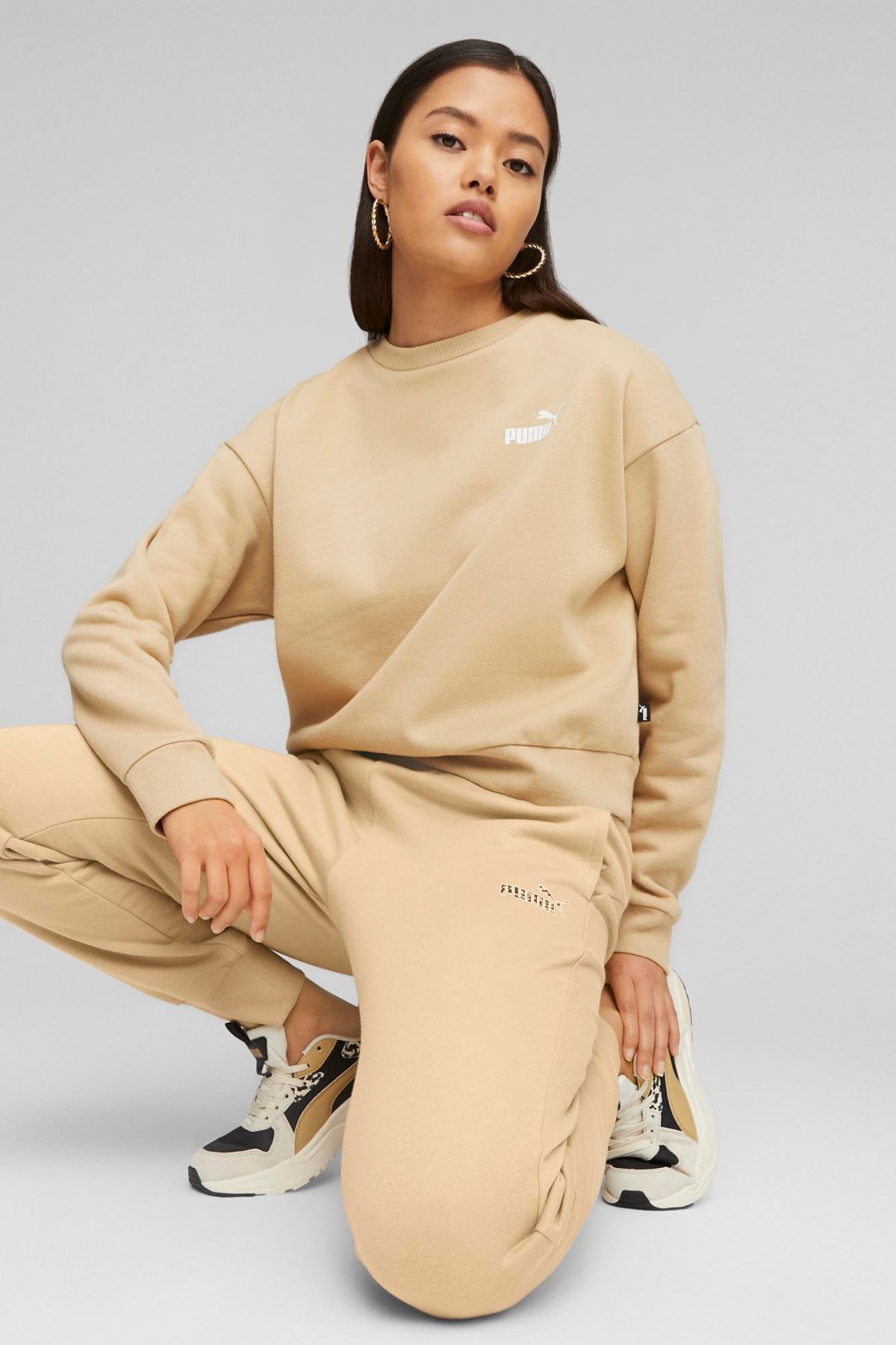 Puma Ess+ Relaxed Kadın Sweatshirt 67680184 Bej