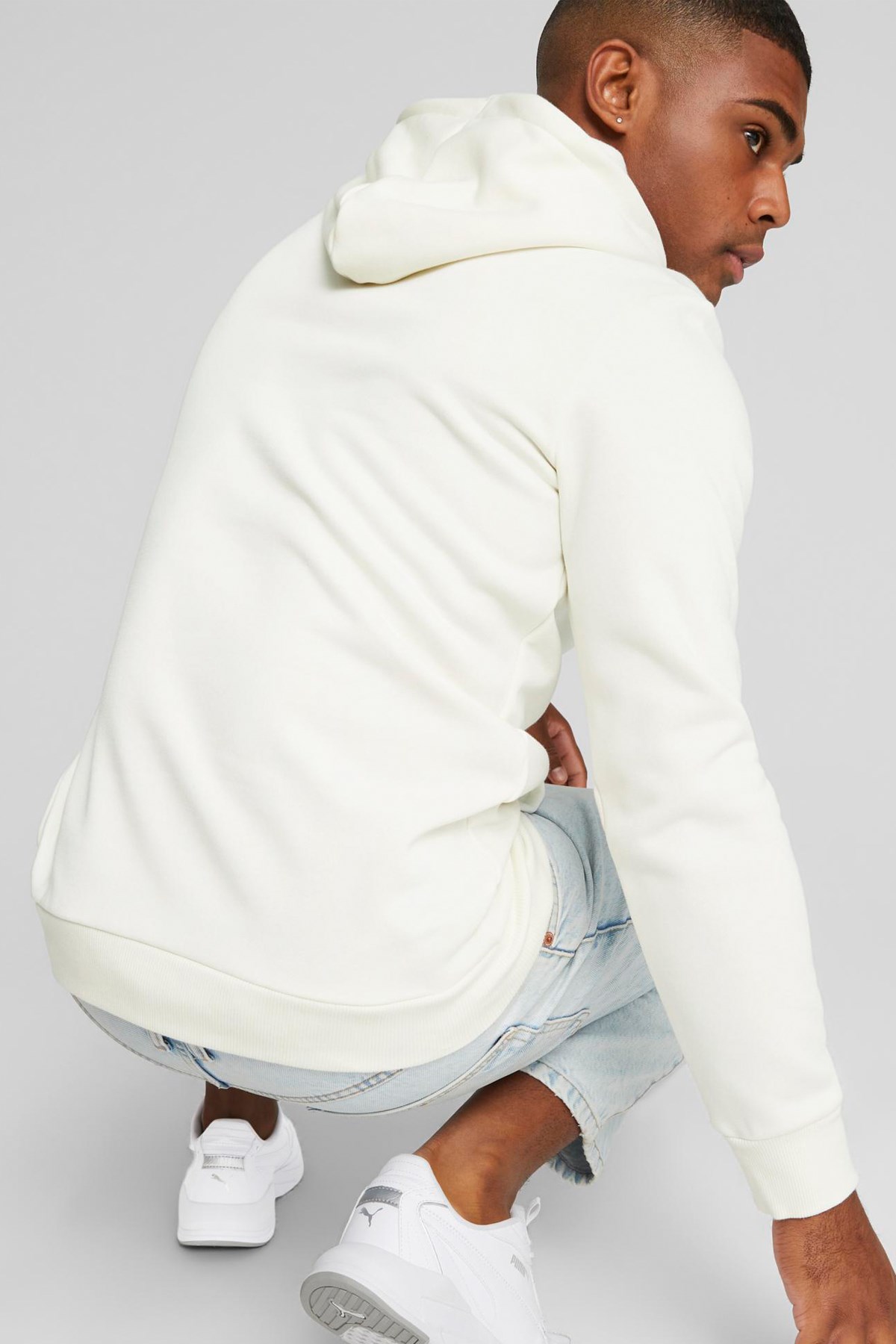 Puma Ess+ Multicolor Erkek Sweatshirt 67717165 Beyaz