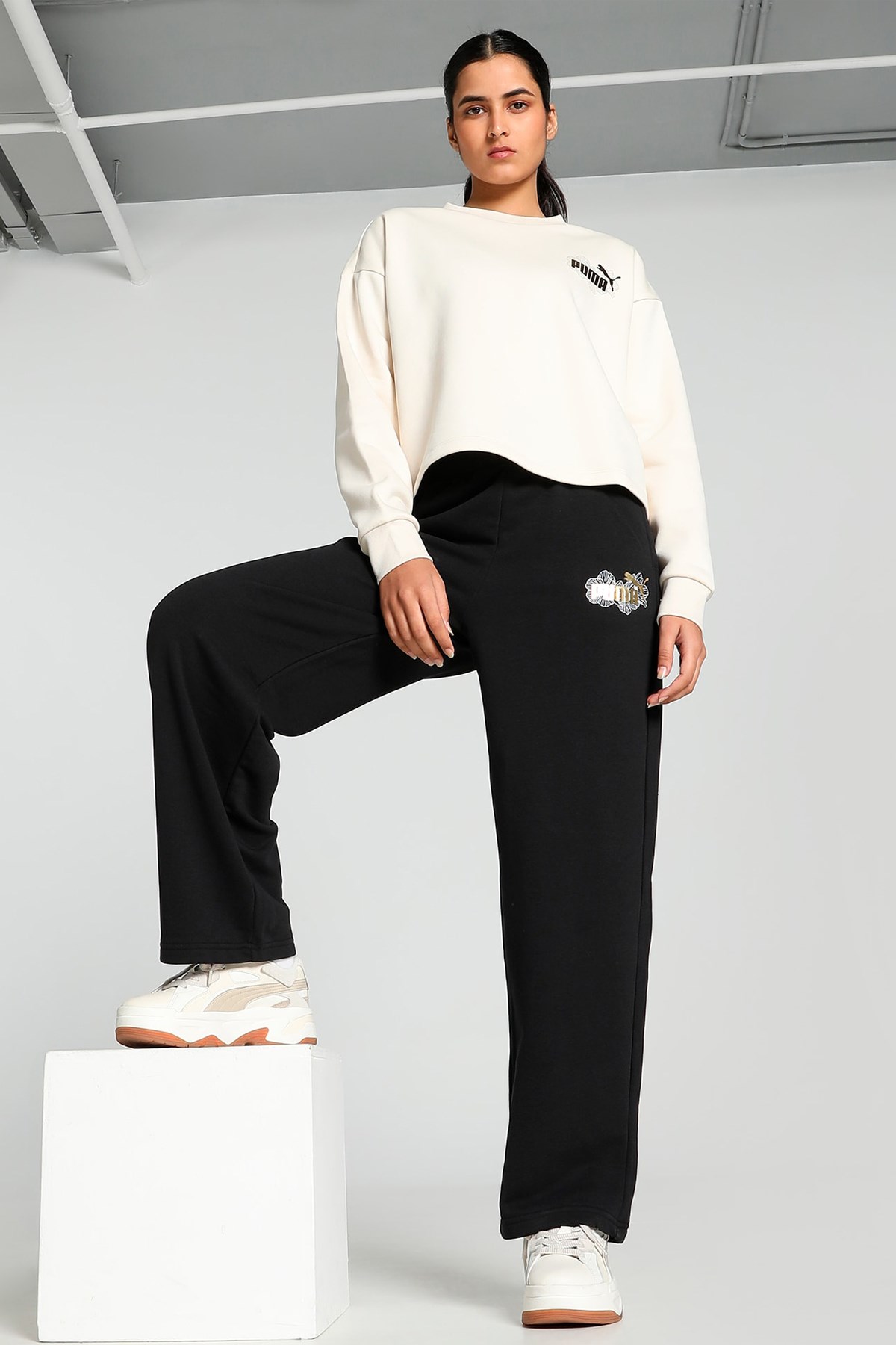 Puma Ess Class Act Kadın Sweatshirt 68169387 Bej