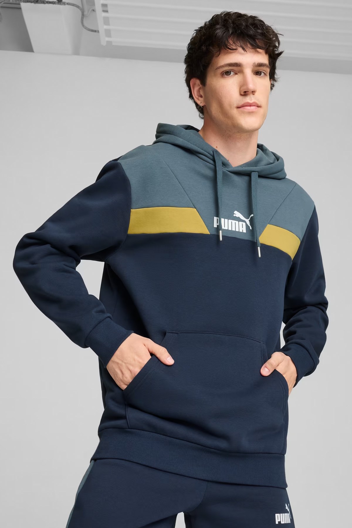 Puma Power Colorblock Erkek Sweatshirt 68173114 Lacivert
