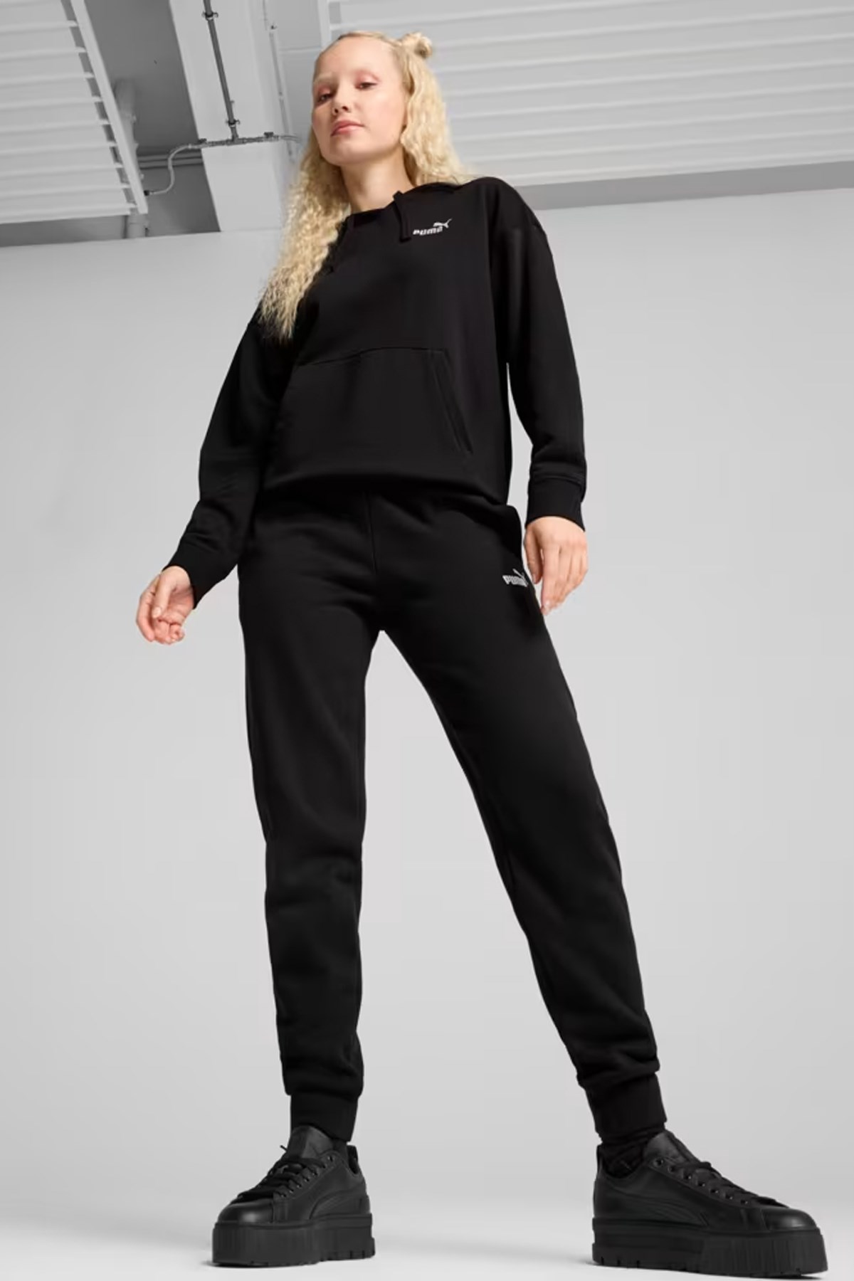 Puma Ess Small Kadın Sweatshirt Siyah