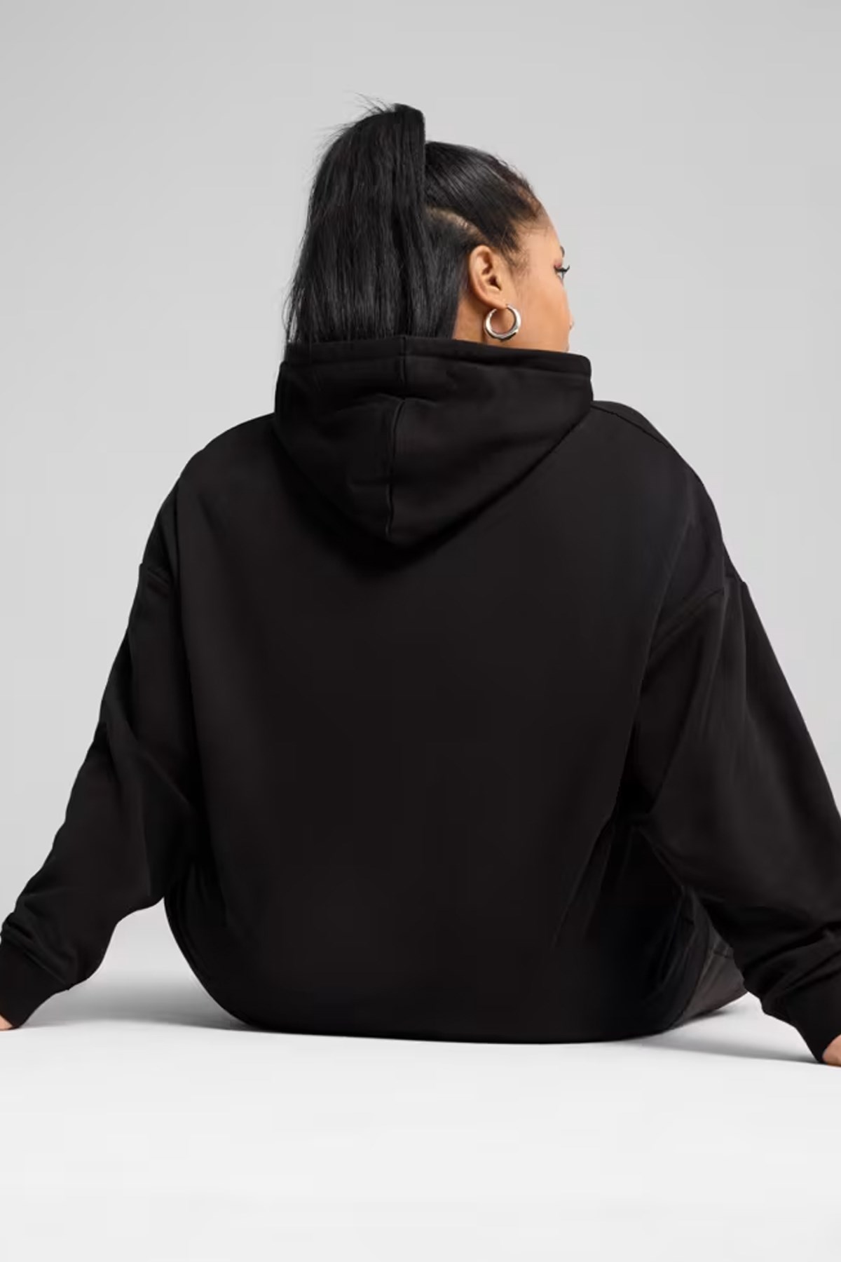 Puma Ess Small Kadın Sweatshirt Siyah