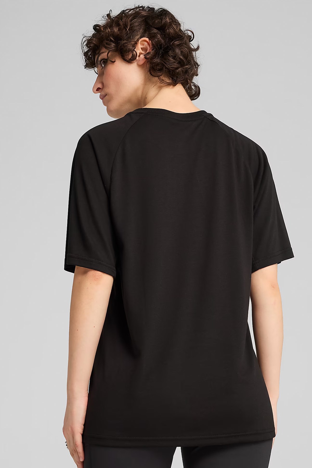 Puma Evostripe Relaxed Kadın Tişört 68504801 Siyah