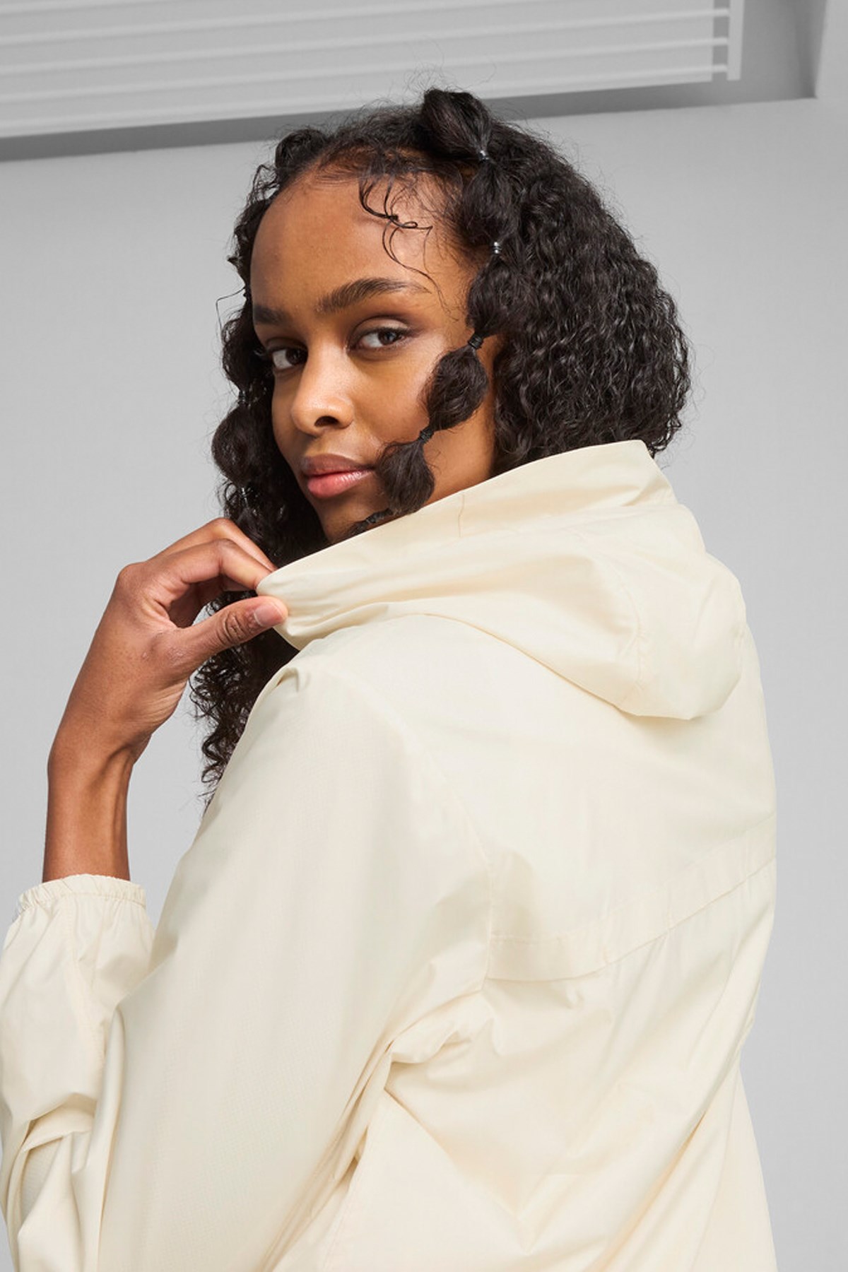 Puma Ess Regular Windbreaker Kadın Sweatshirt 68513387 Bej