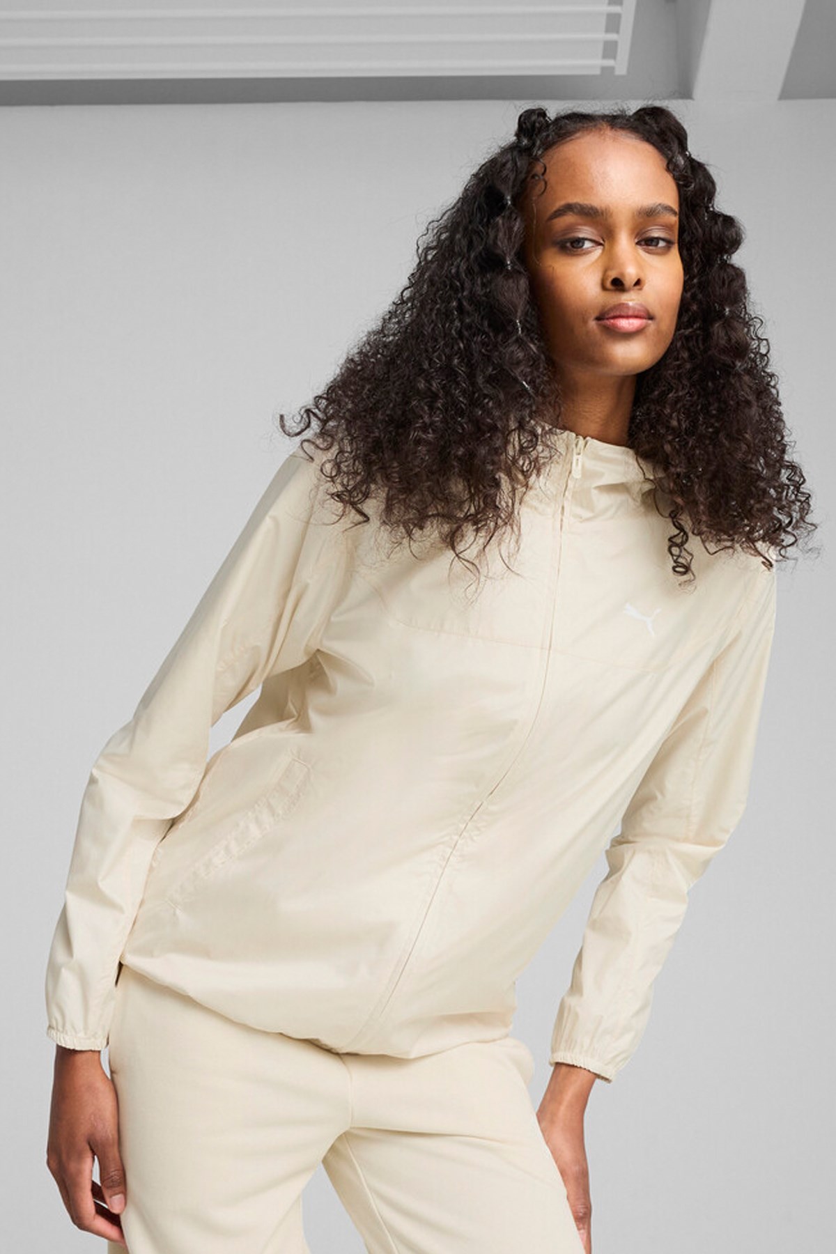Puma Ess Regular Windbreaker Kadın Sweatshirt 68513387 Bej