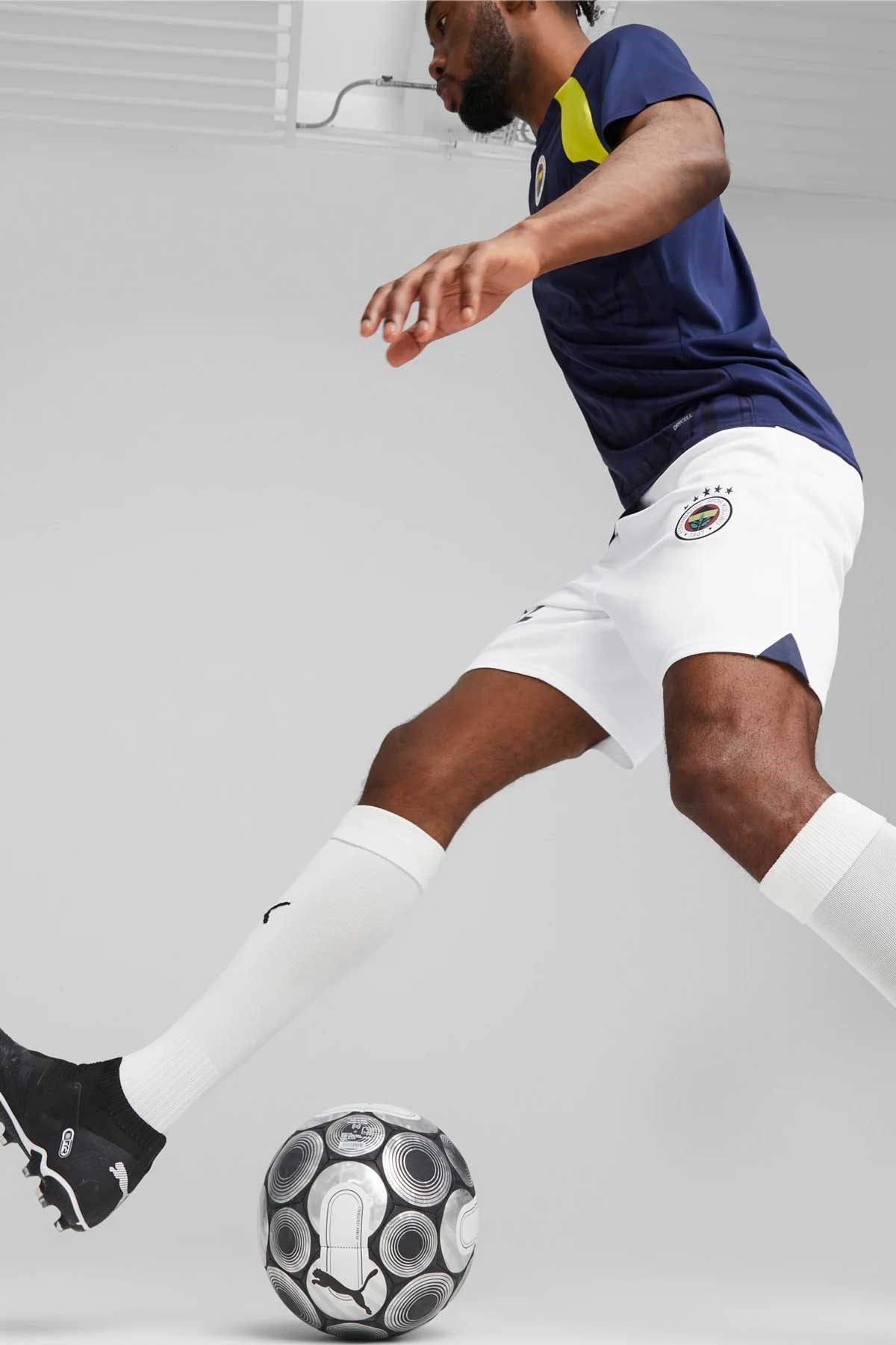 Puma Fenerbahçe S.K. Erkek Şort 77202002 Beyaz