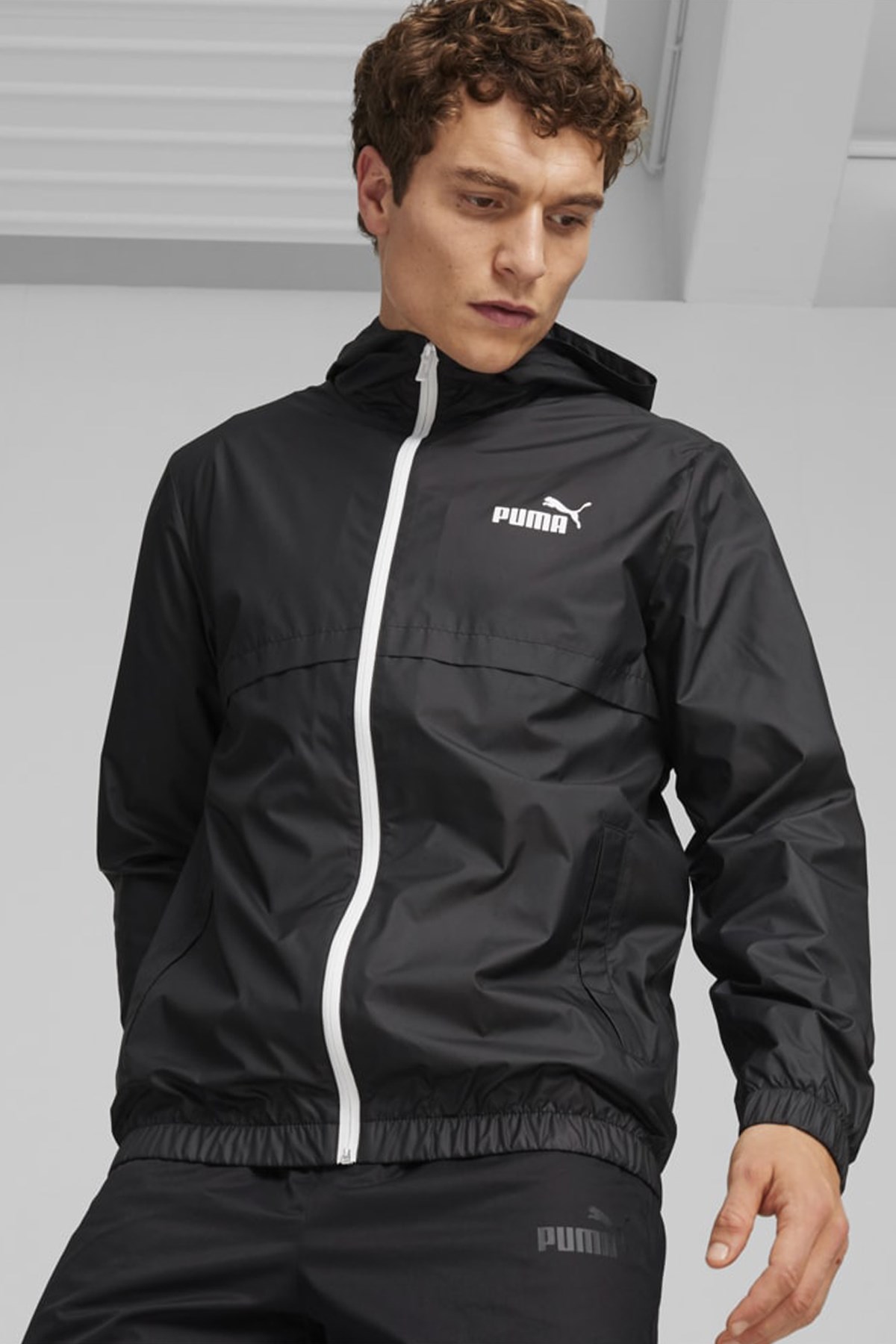 Puma Ess Solid Erkek Rüzgarlık 84748452 Siyah
