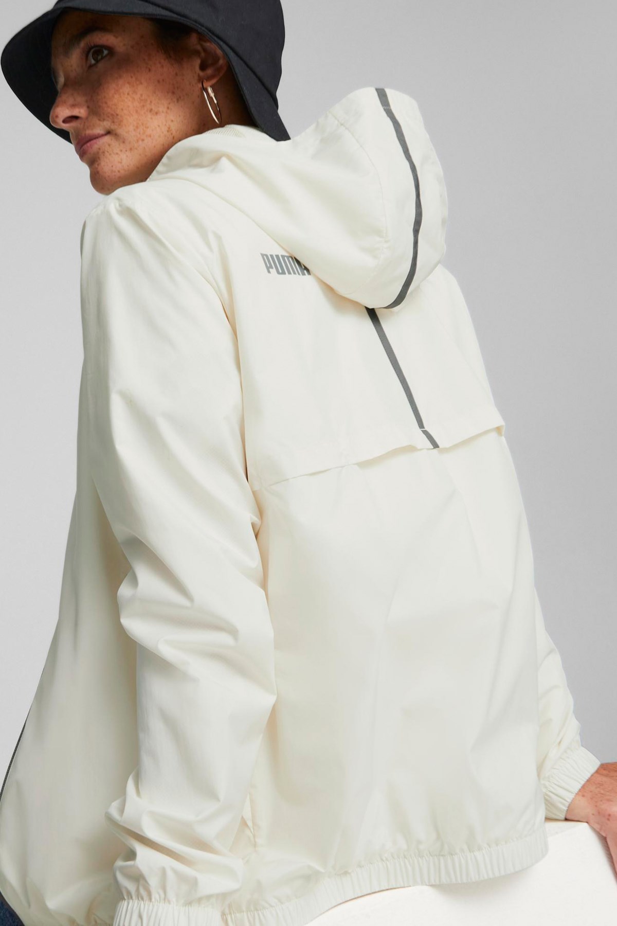 Puma Ess Solid Kadın Rüzgarlık 84749465 Beyaz