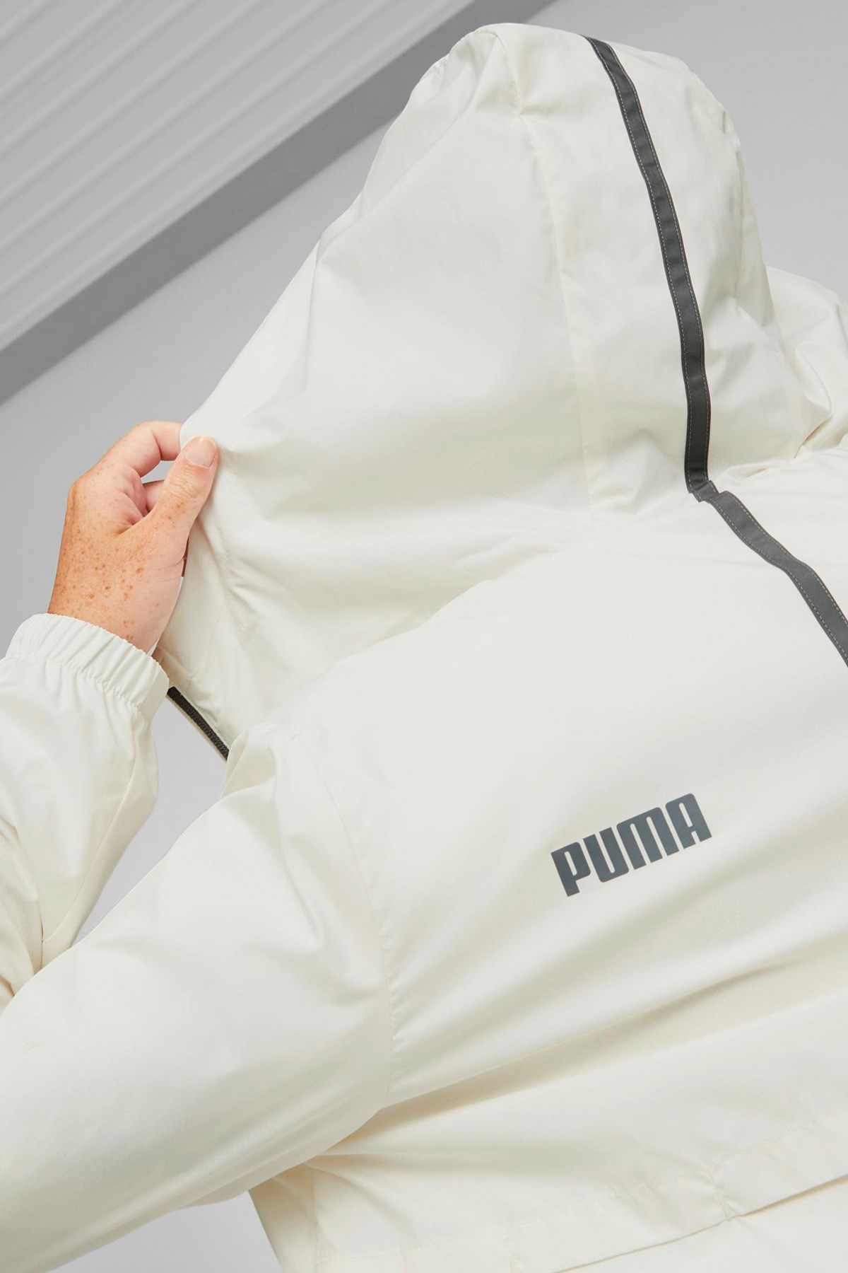 Puma Ess Solid Kadın Rüzgarlık 84749465 Beyaz