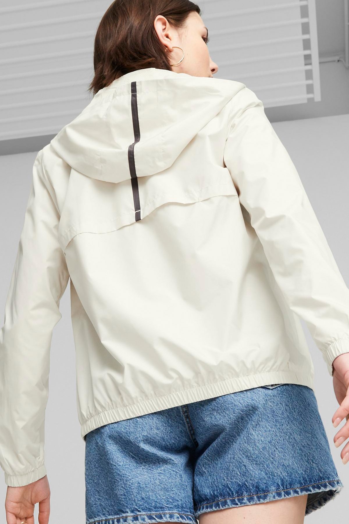 Puma Ess Solid Kadın Rüzgarlık 84749487 Beyaz