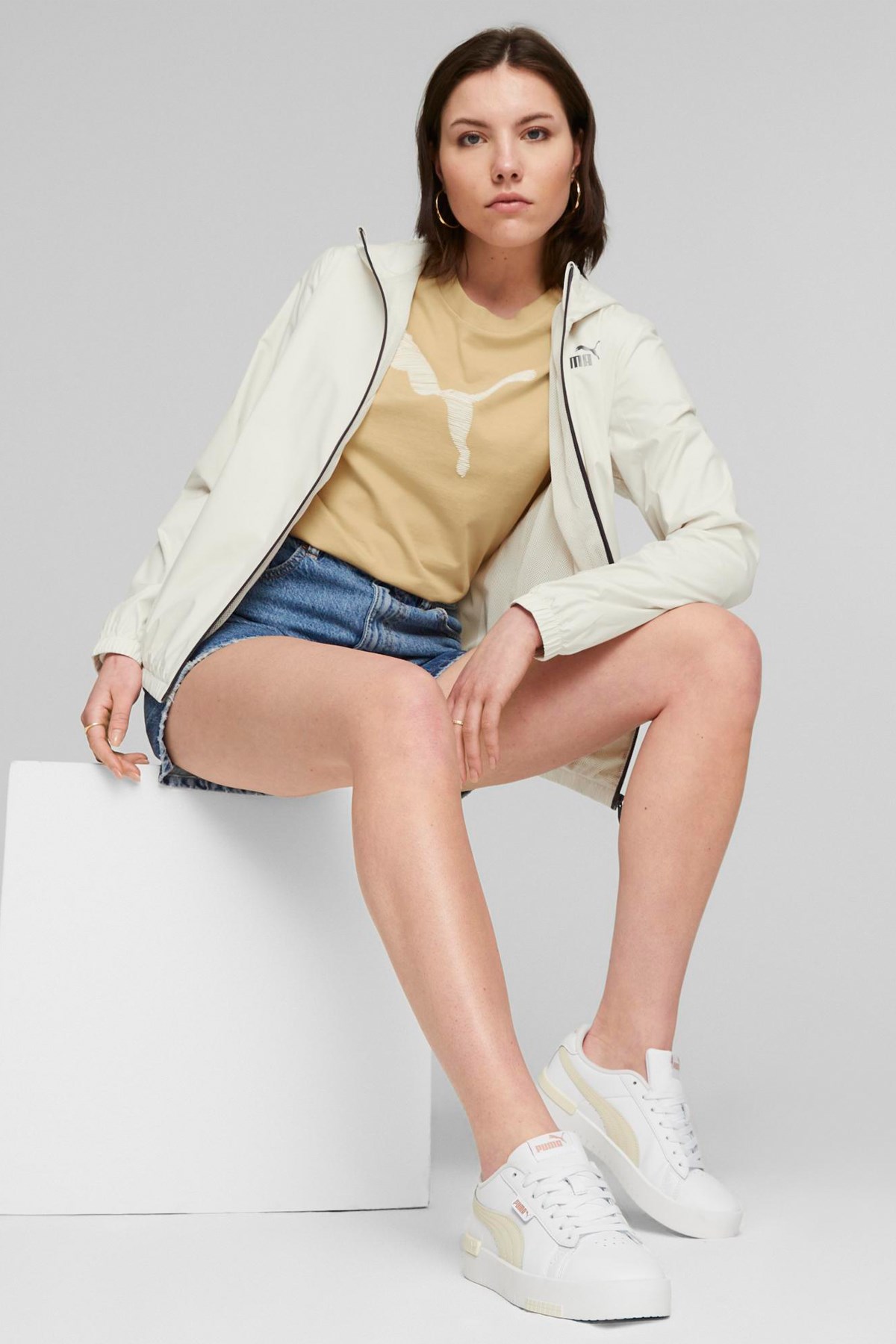 Puma Ess Solid Kadın Rüzgarlık 84749487 Beyaz