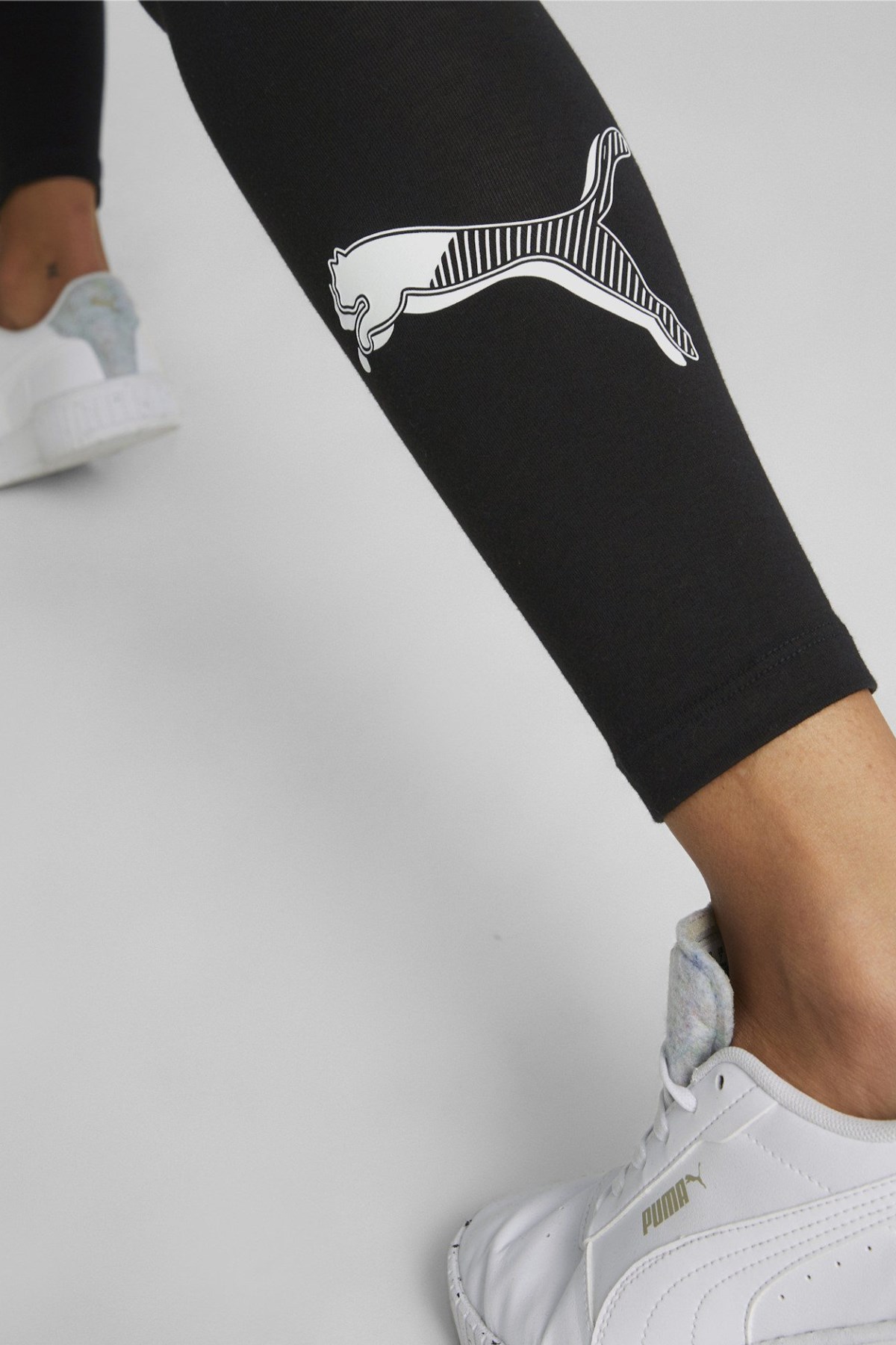 Puma power Graphic Kadın Spor Tayt 84994301 Siyah