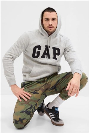 Gap V-Heritage Logo Erkek Sweatshirt 850834001