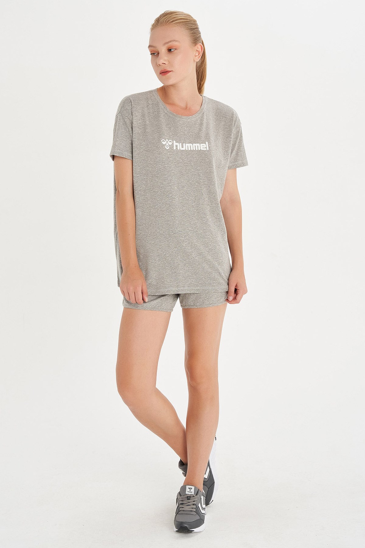 Hummel Sienna Kadın Tişört 911541-9003 Gri