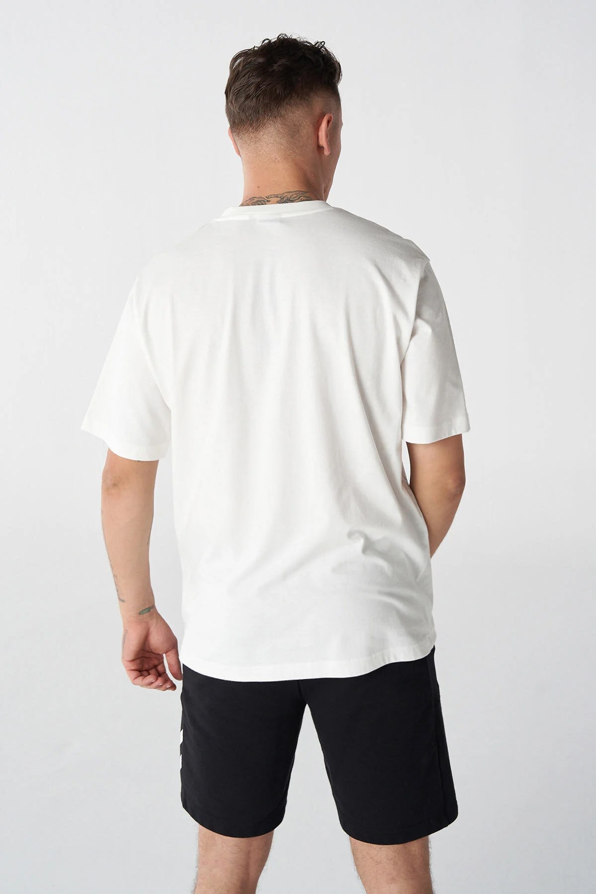 Hummel Finny Oversize Erkek Tişört 911799-9003 Beyaz