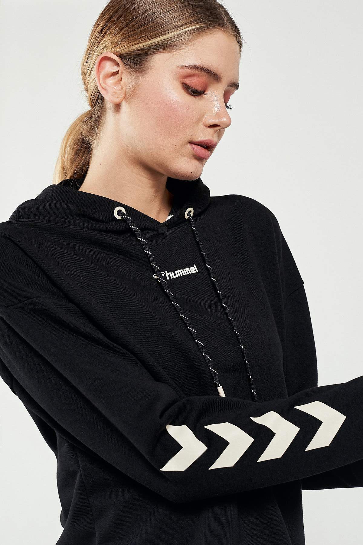 Hummel Mossa Crop Kadın Sweatshirt 921076-2001 Siyah