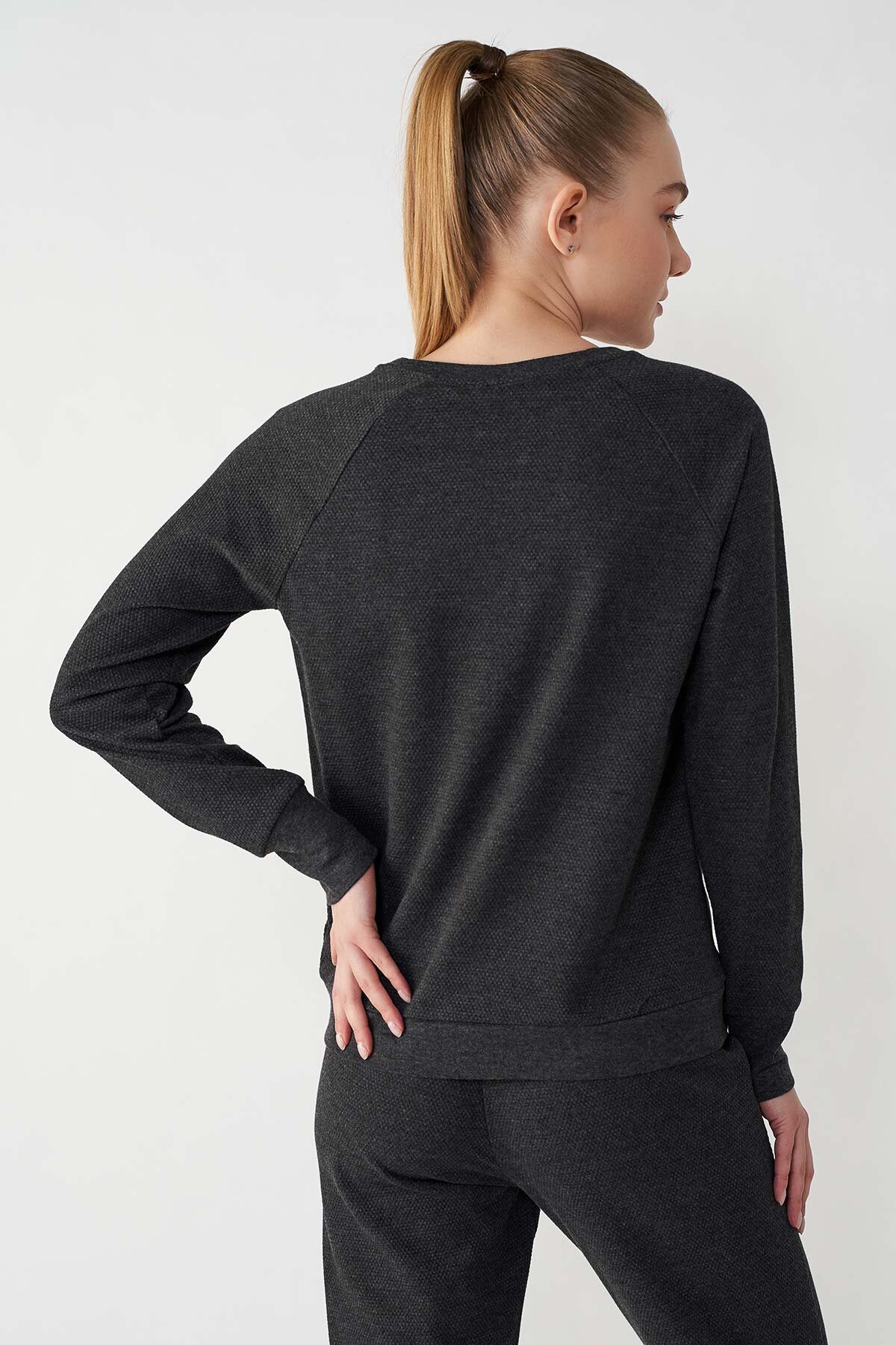 Hummel Paula Kadın Sweatshirt 921310-2001 Siyah