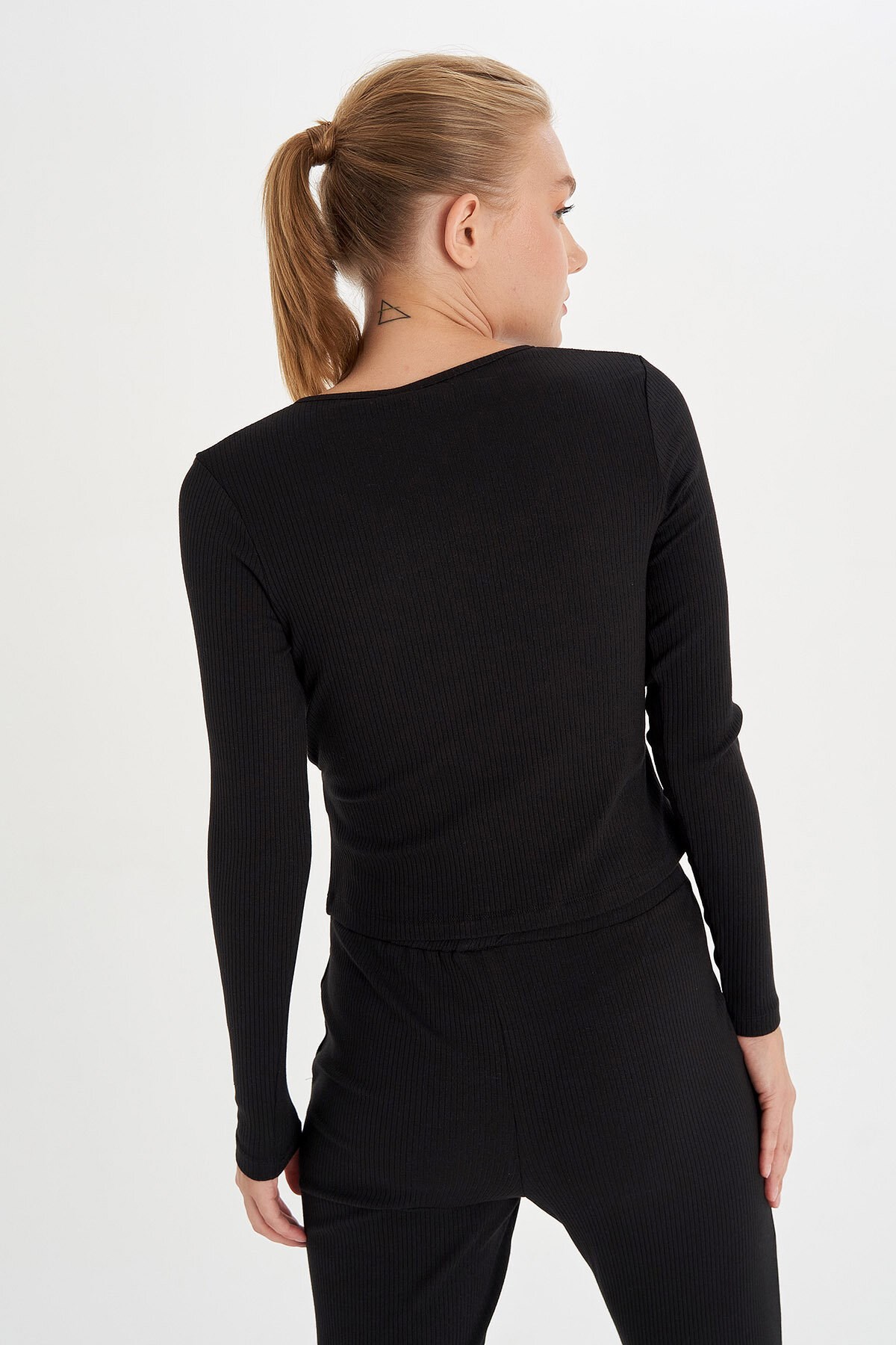 Hummel Saggy Crop Top Kadın Crop Top 921433-2001 Siyah