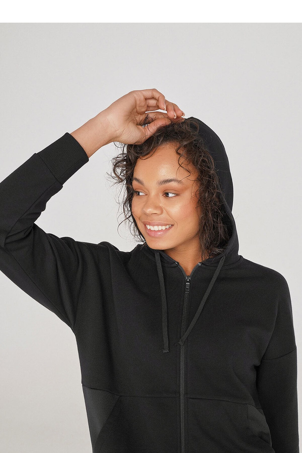 Hummel Raise Fermuarlı Kadın Sweatshirt 921537-2001 Siyah